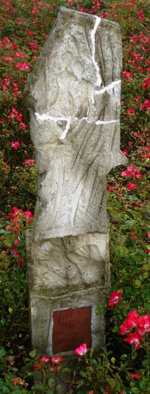 Photo showing: Stele in Curau