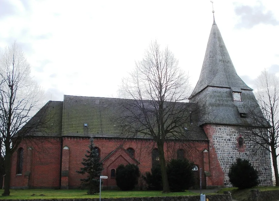 Photo showing: Gleschendorfer Feldsteinkirche