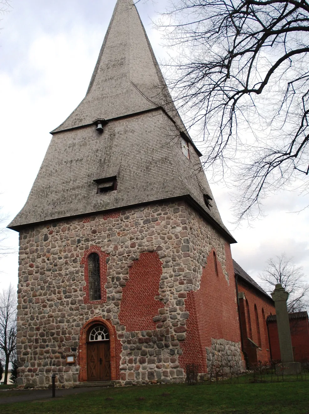 Photo showing: Gleschendorfer Feldsteinkirche