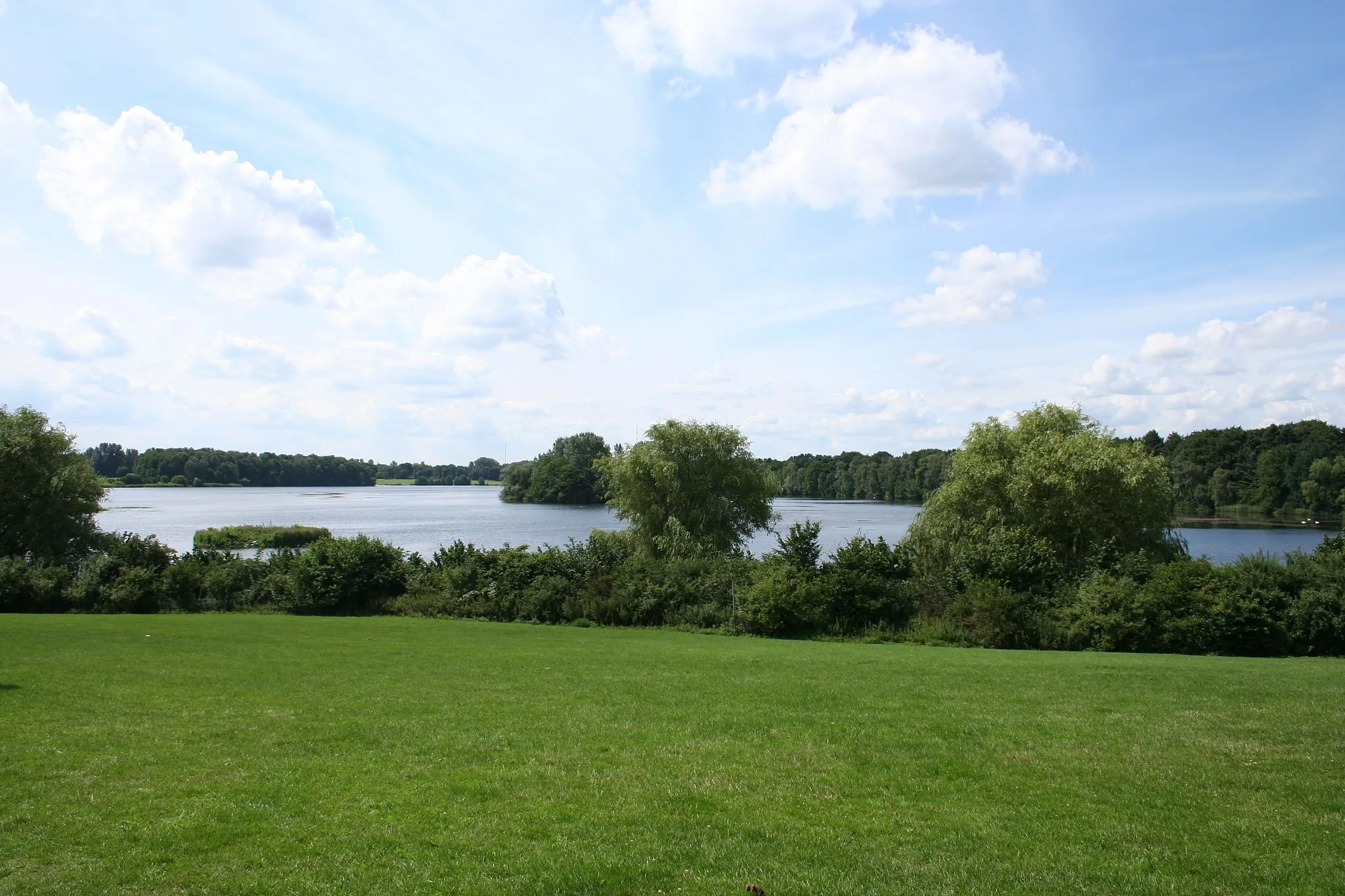 Photo showing: Lake Oejendorf