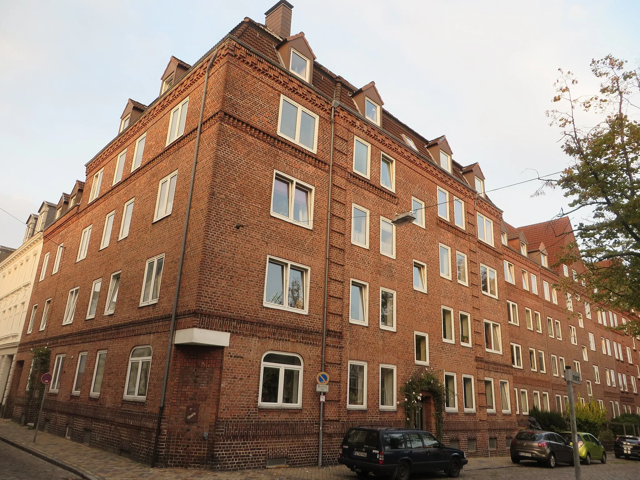 Photo showing: Eckhaus der Ecke Landsknechtstraße-Turnierstraße wo die Lage des Steinhauses vom Hof Flenstoft vermutet wird