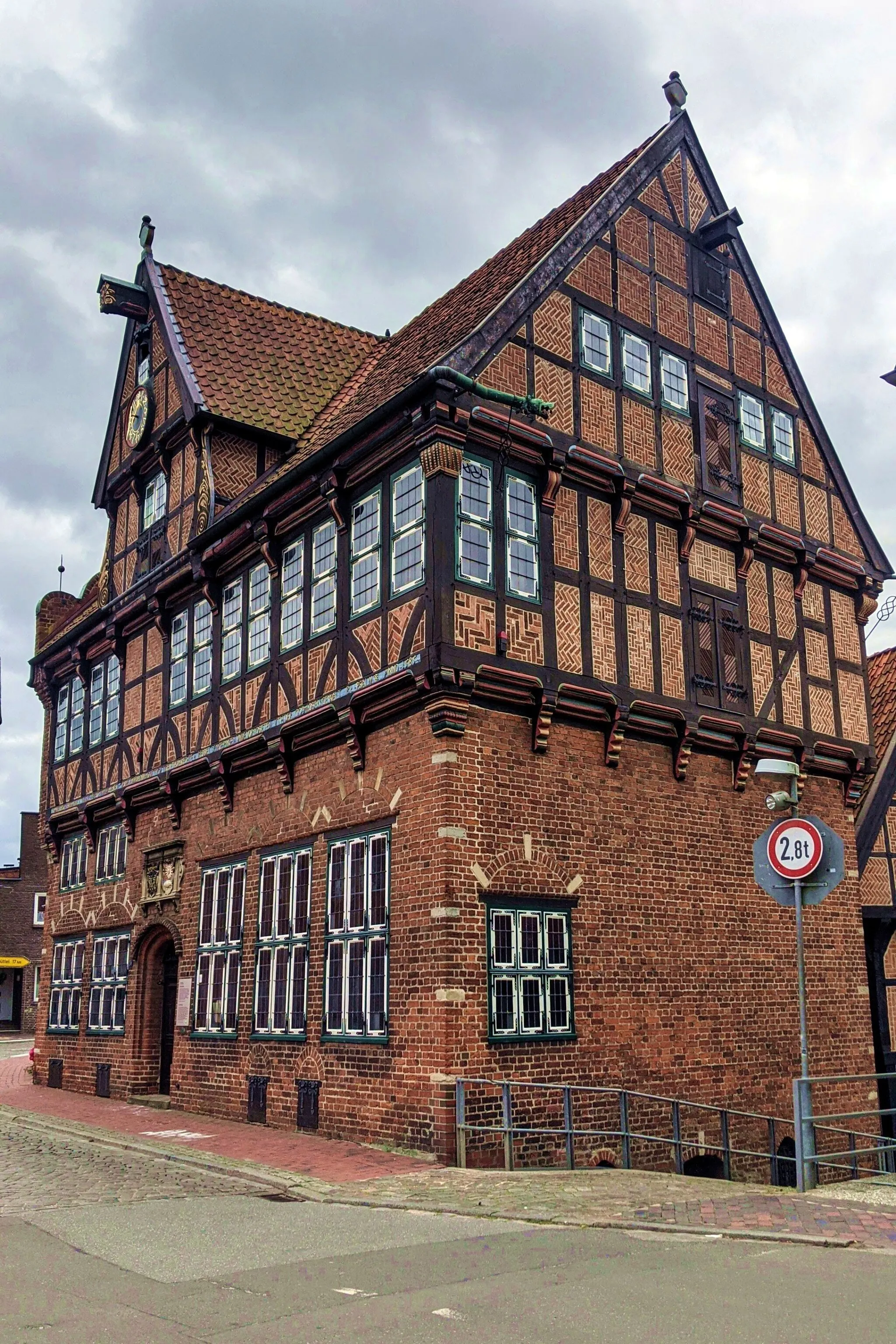 Photo showing: Denkmalgeschütztes Altes Rathaus (Op de Göten 8) in Wilster