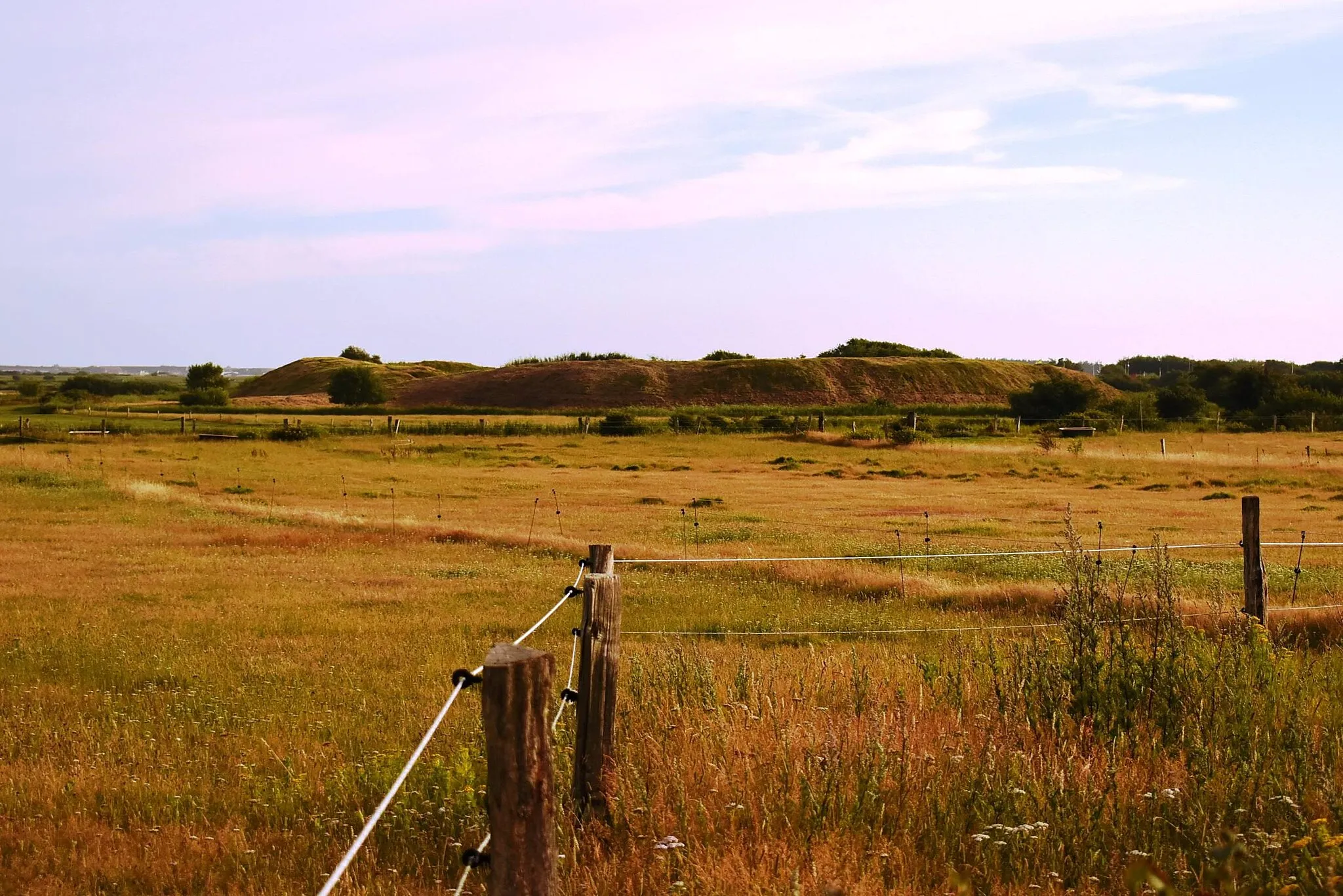 Photo showing: View of Tinnumcastle from the north (Sylt, Germany)