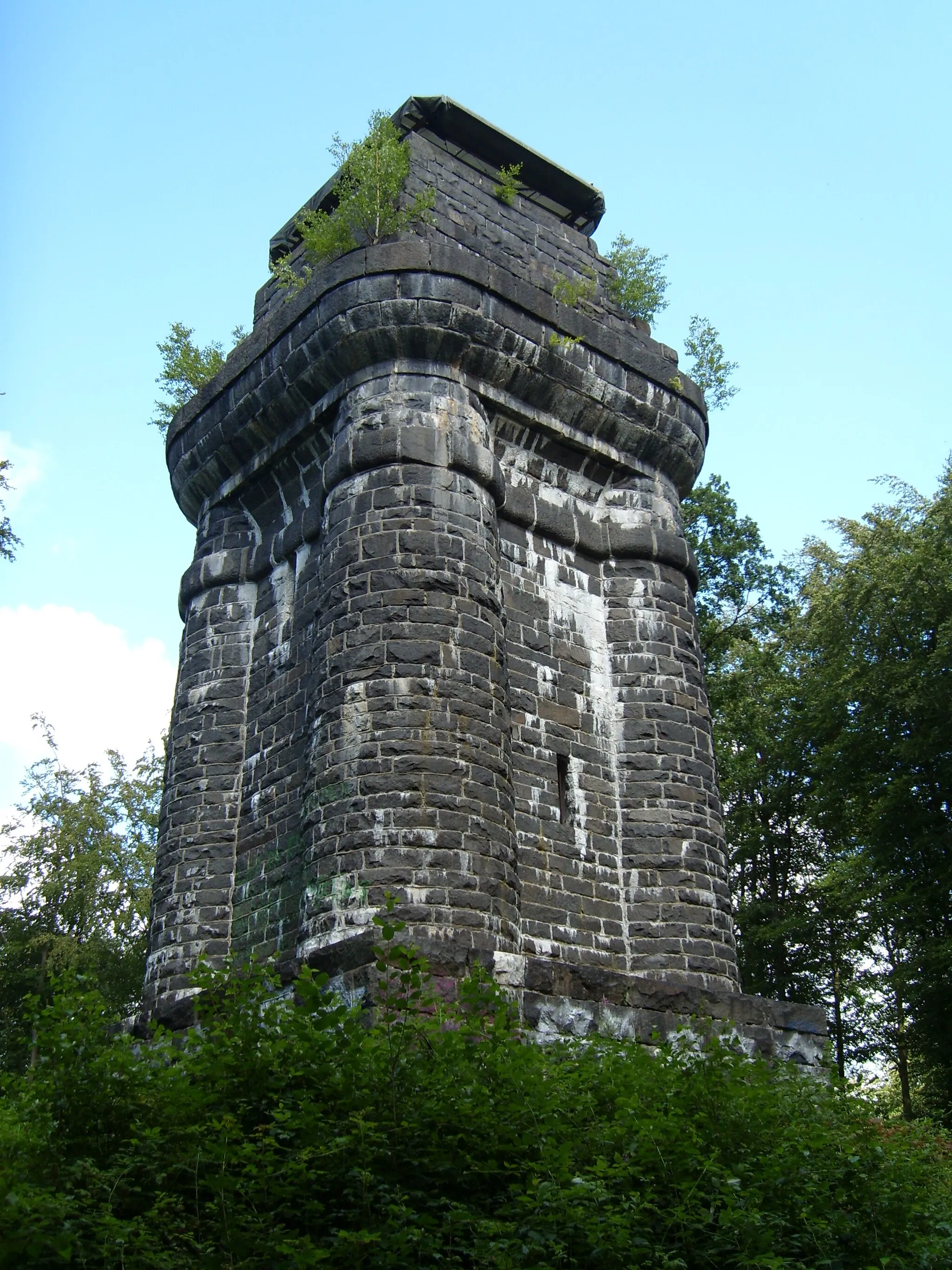 Photo showing: Der Bismarckturm im Itzehoer Stadtforst