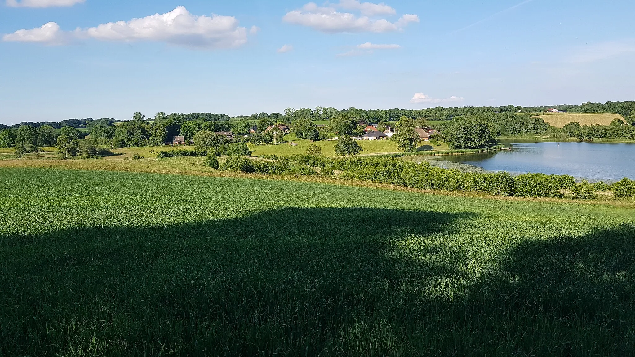 Photo showing: Den tyske landsby Nyhus set fra Gendarmstien