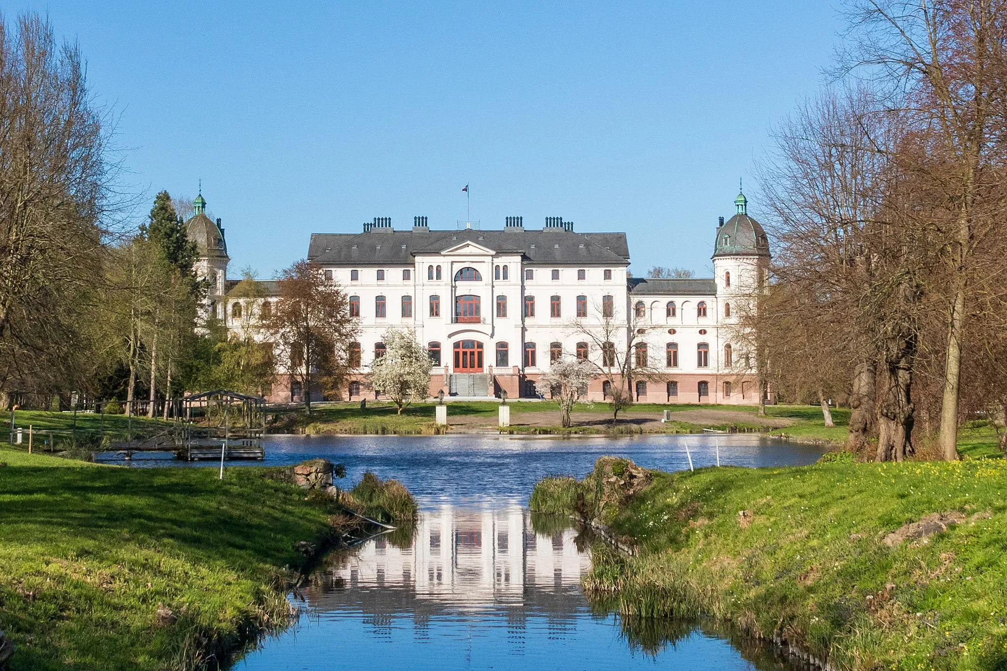 Photo showing: Gut Salzau – Haupthaus, Gartenfassade