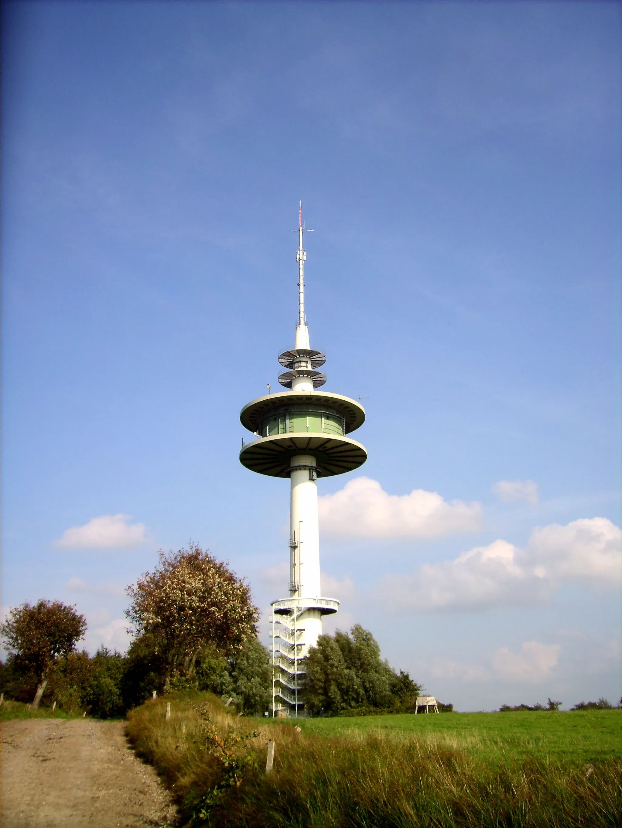 Photo showing: Telecommunication Tower with a sight-seeing platform upon the 'Stollberg' near Bredstedt, North Frisia, Germany