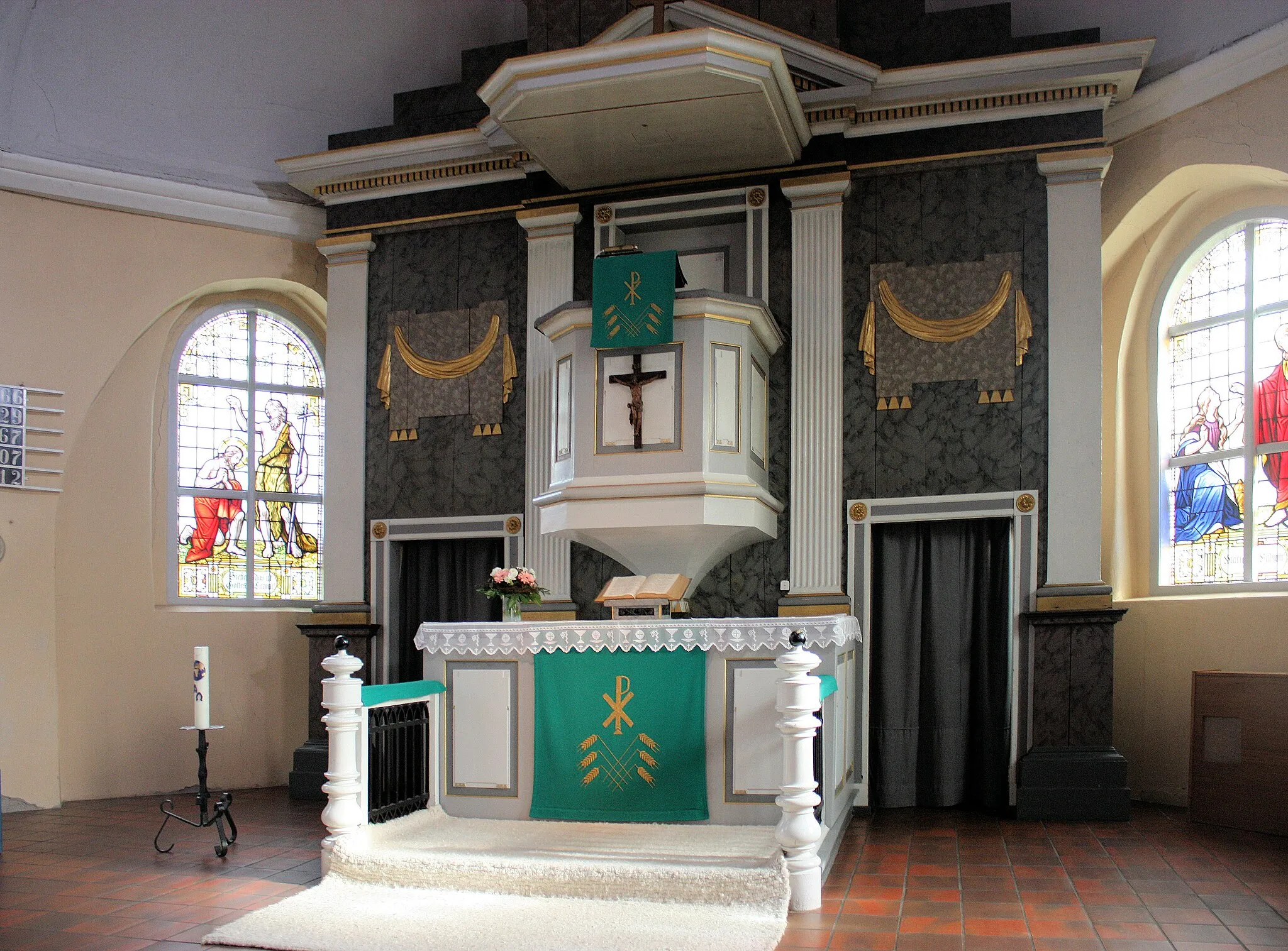 Photo showing: Drennhausen (Drage), Saint Mary church, the pulpit altar