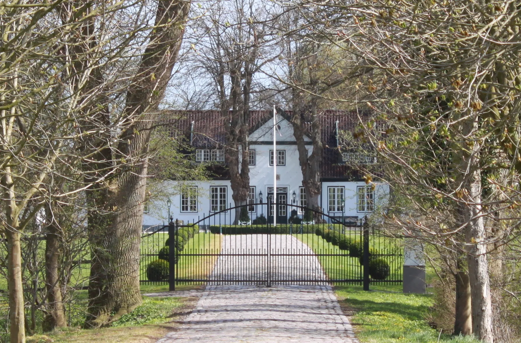 Photo showing: Herrenhaus auf dem Gut Wilhelminenhof nahe Kührsdorf und Wahlstorf (Dorf) in Schleswig-Holstein