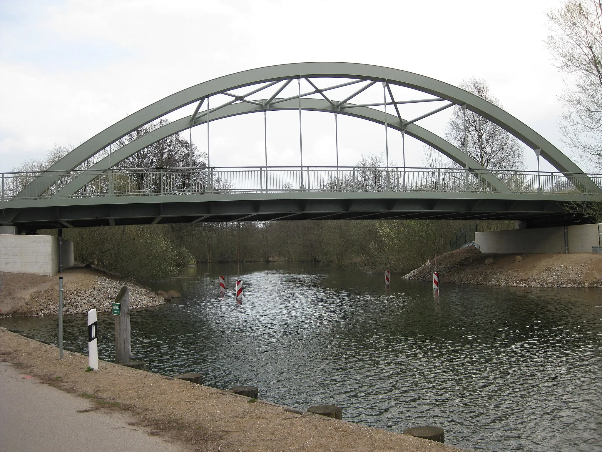 Photo showing: New (2009) bridge crossing river en:Wakenitz in Rothenhusen near Lake Ratzeburg