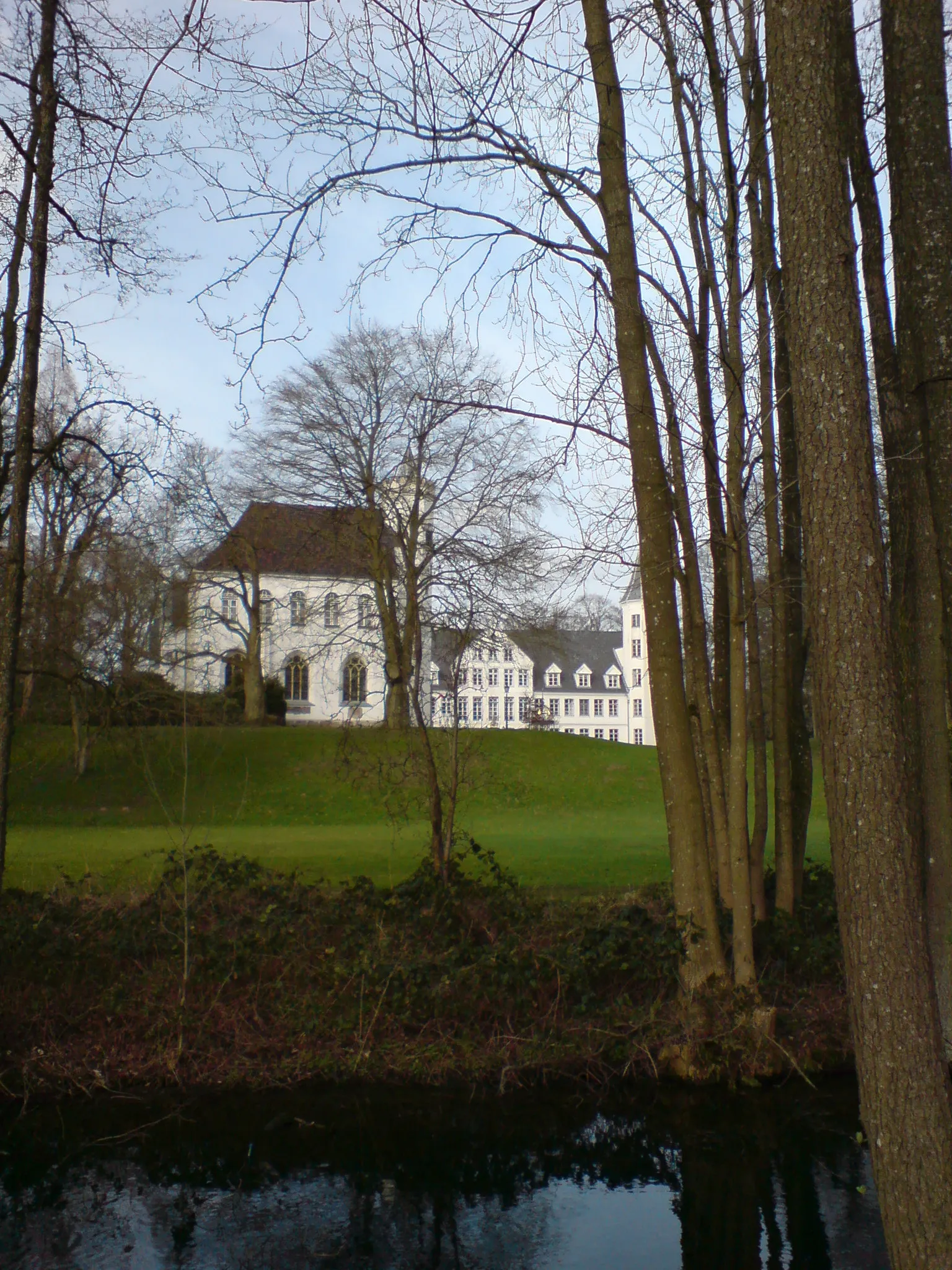 Photo showing: Description=Breitenburg_Garten_Kapelle

Source=myself
Date=03.2008
Author=PodracerHH