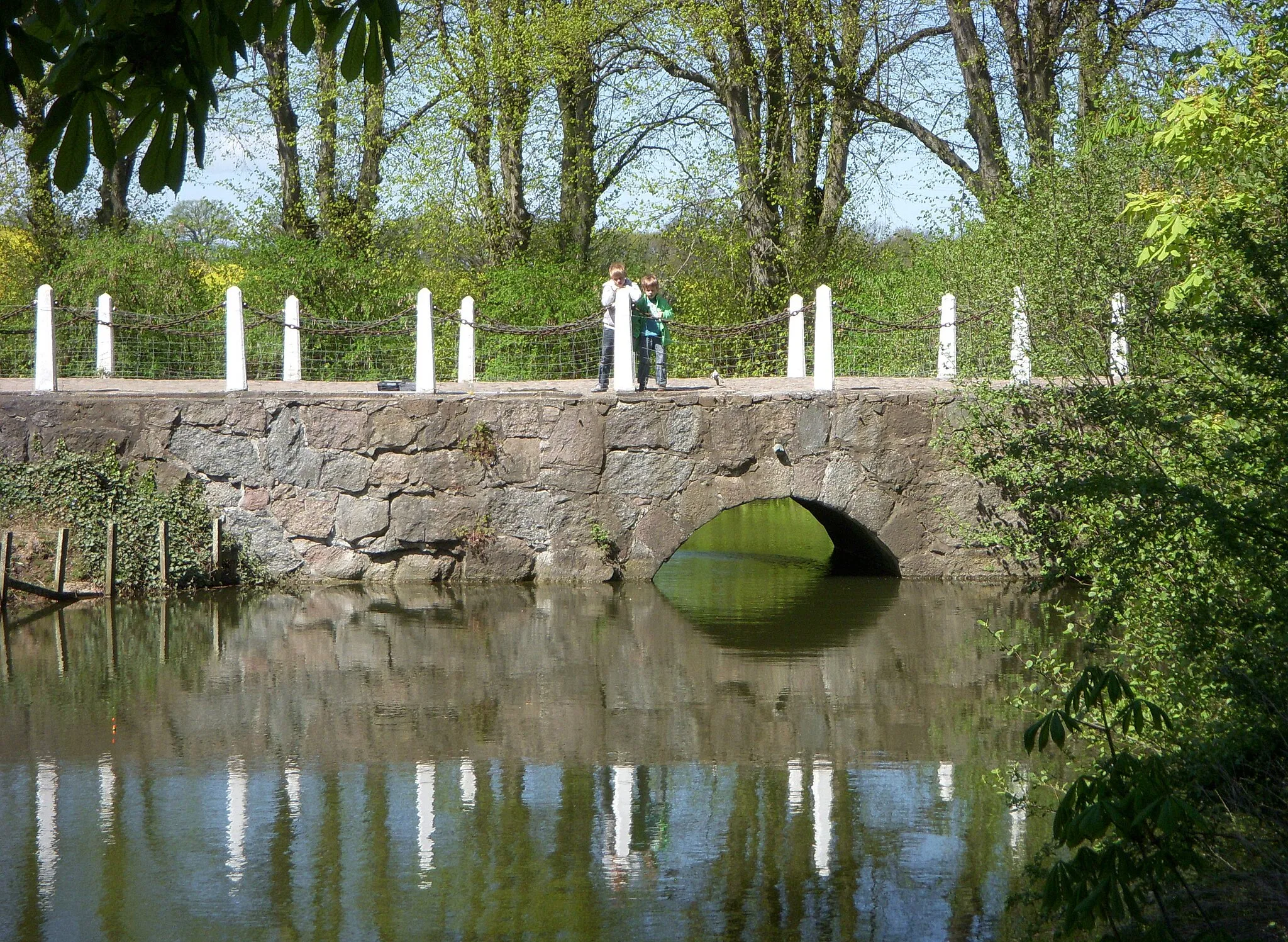 Photo showing: Gut Petersdorf, Brücke