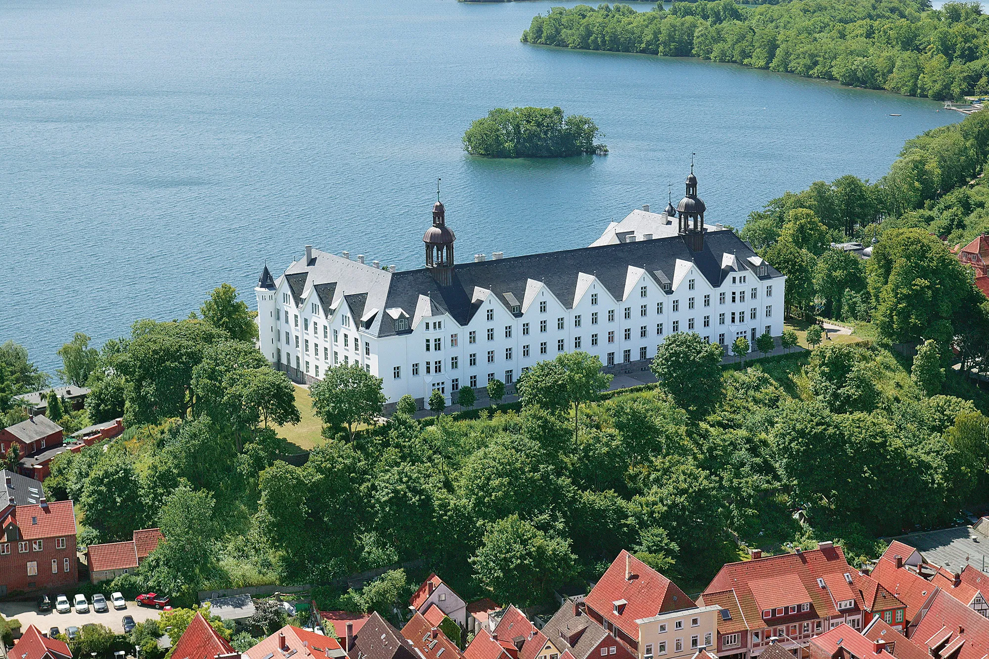 Photo showing: Fielmann Academy for Optical Education at Plön castle in in Northern Germany.