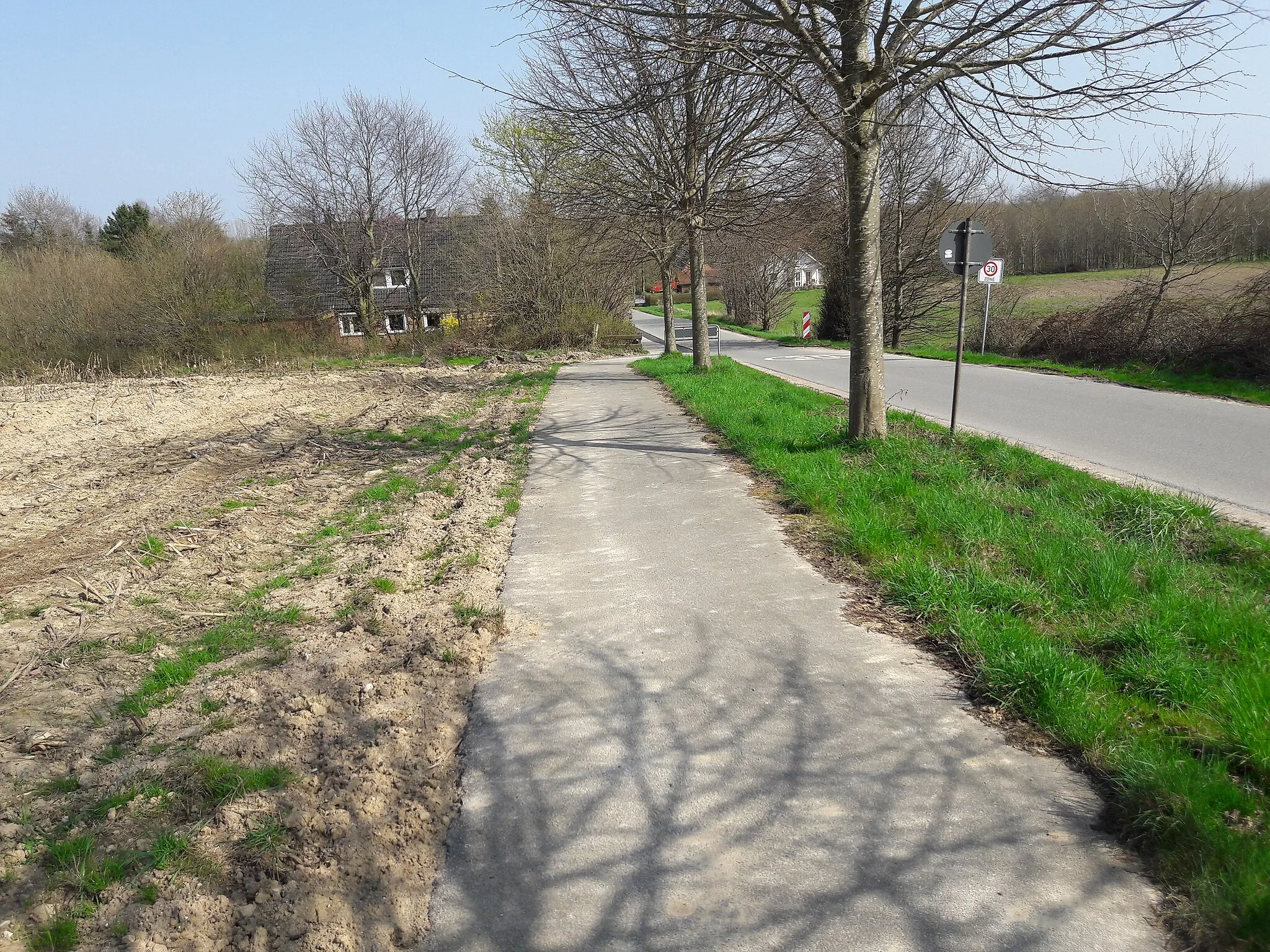 Photo showing: von Boksee über Ketelsberg zur B 404