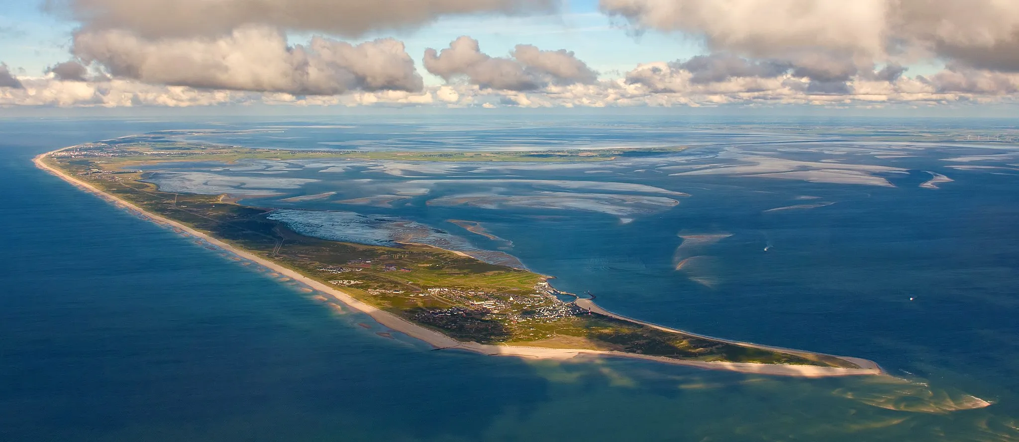 Photo showing: Photo flight over the North Frisian Wadden Sea, view from SSW (200 °), 1 km altitude and 4 km distance to Sylt