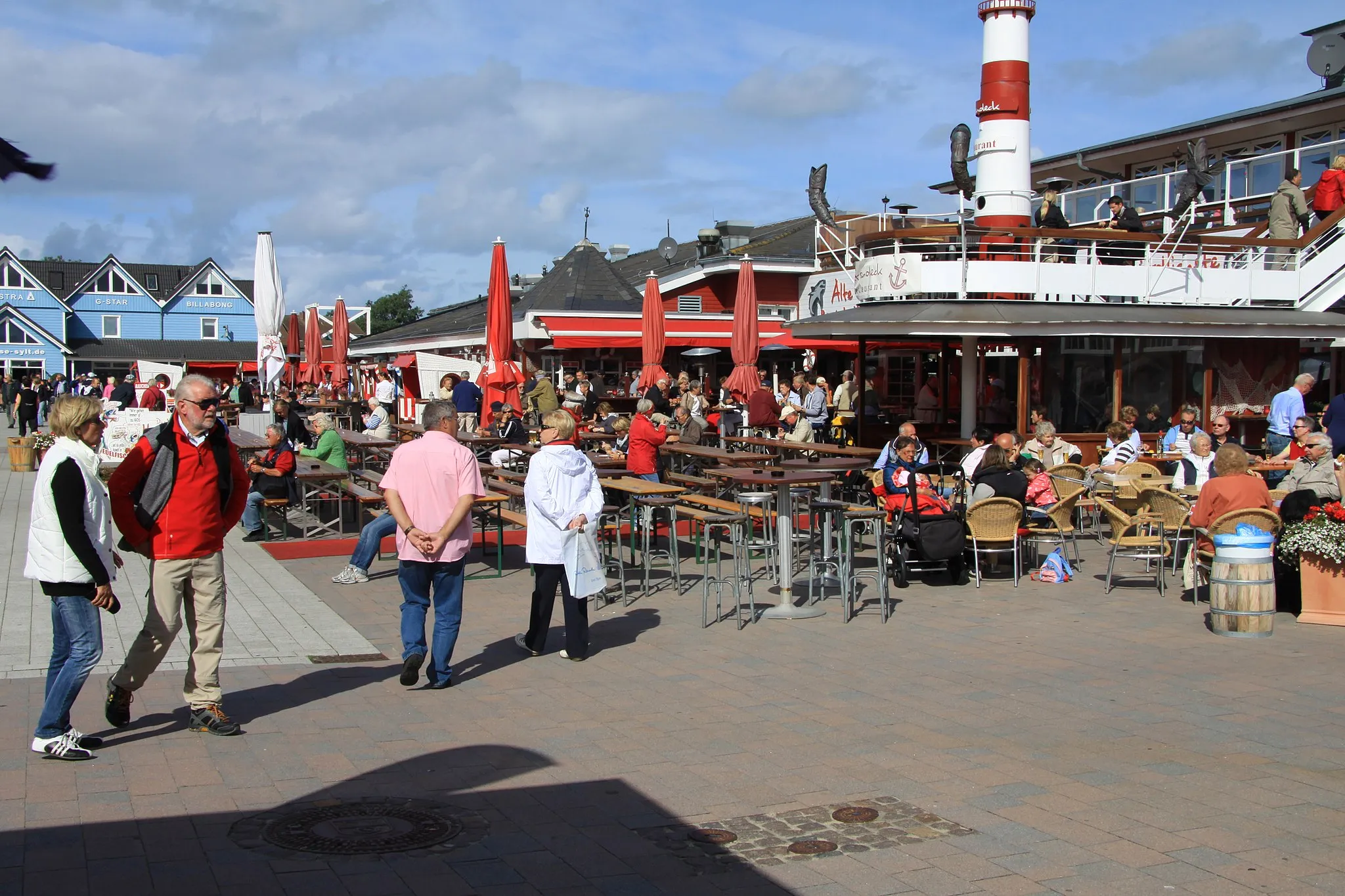 Photo showing: Harbour area of List (Sylt) showing the variety of fish restaurants