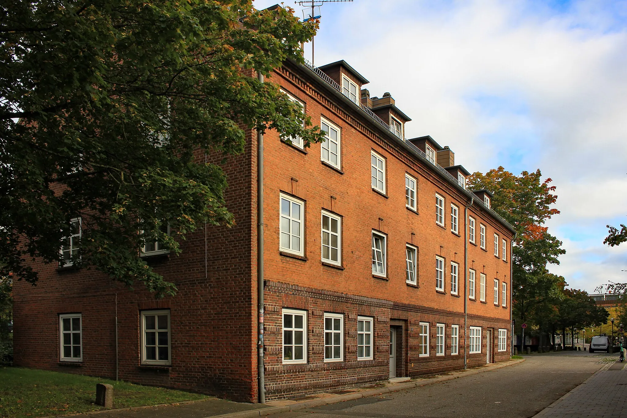 Photo showing: Im Spritzengang, einer der wenigen vorhandenen Gassen in dem Kieler Gängeviertel ( (Kiel-Vorstadt),  im Zweiten Weltkrieg fast vollständig zerstört (Blickrichtung  Europaplatz).