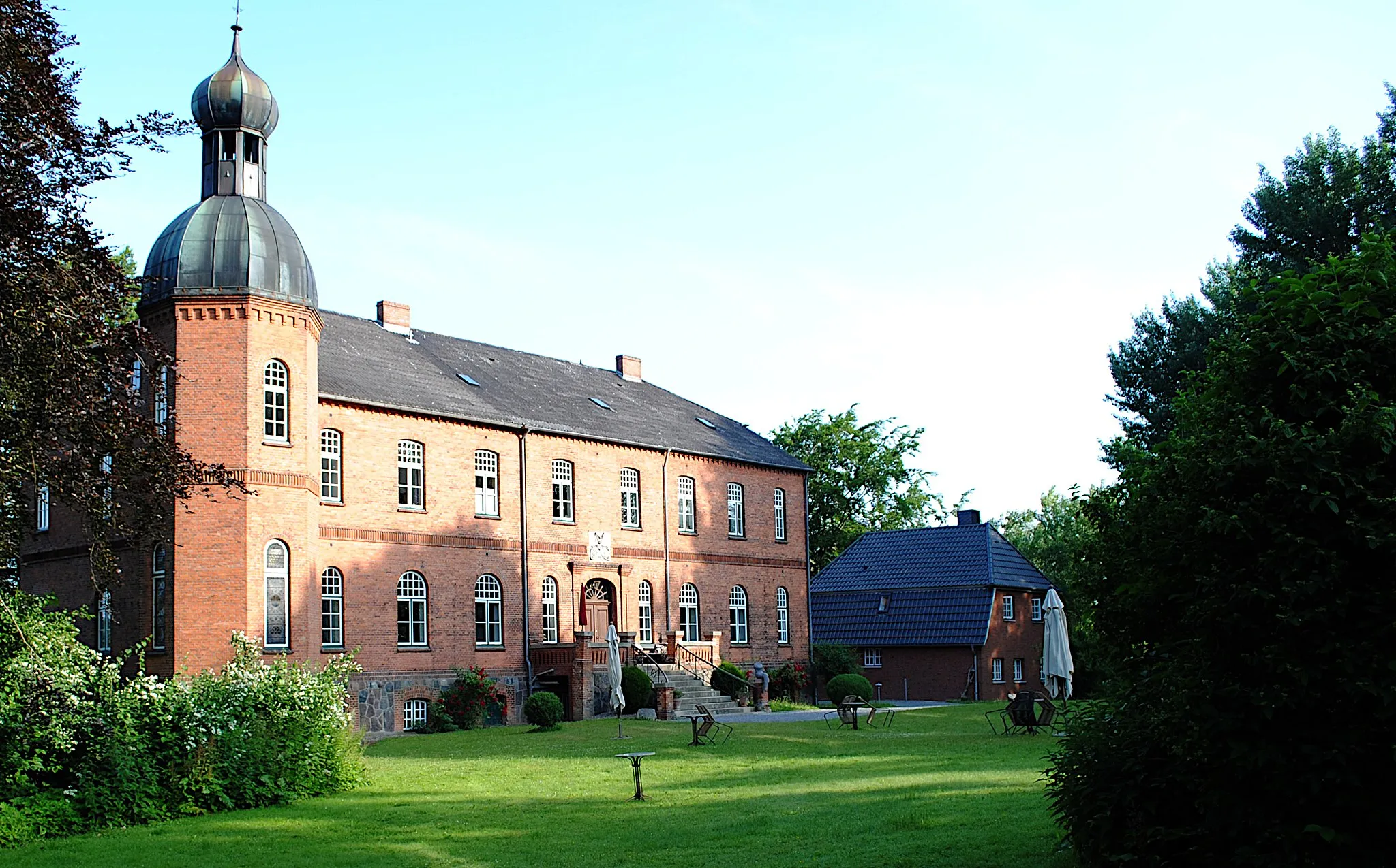 Photo showing: Das Herrenhaus wurde 1895/96 von Gustav von Bülow erbaut.