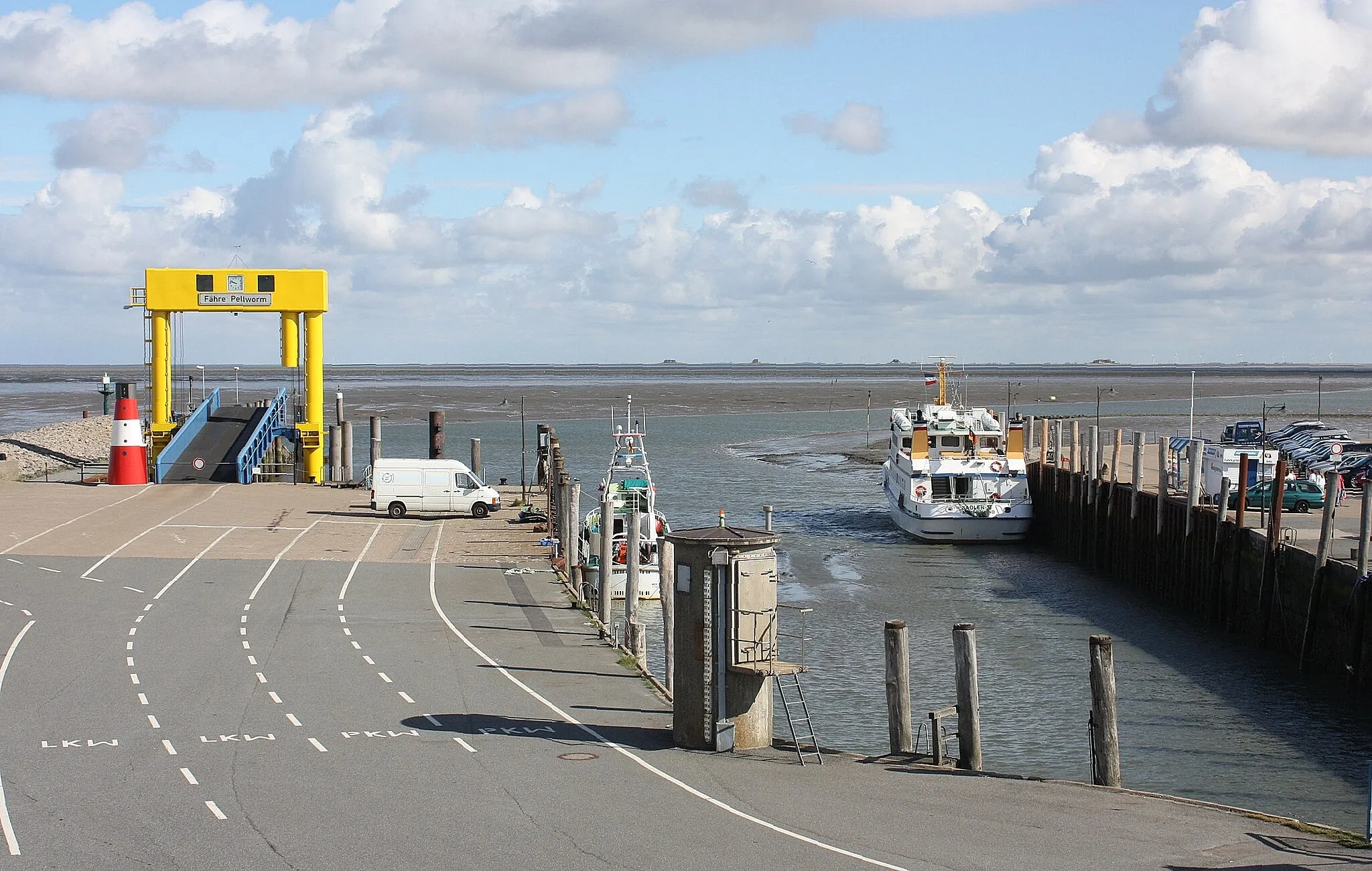 Photo showing: Nordstrand, the ferry port