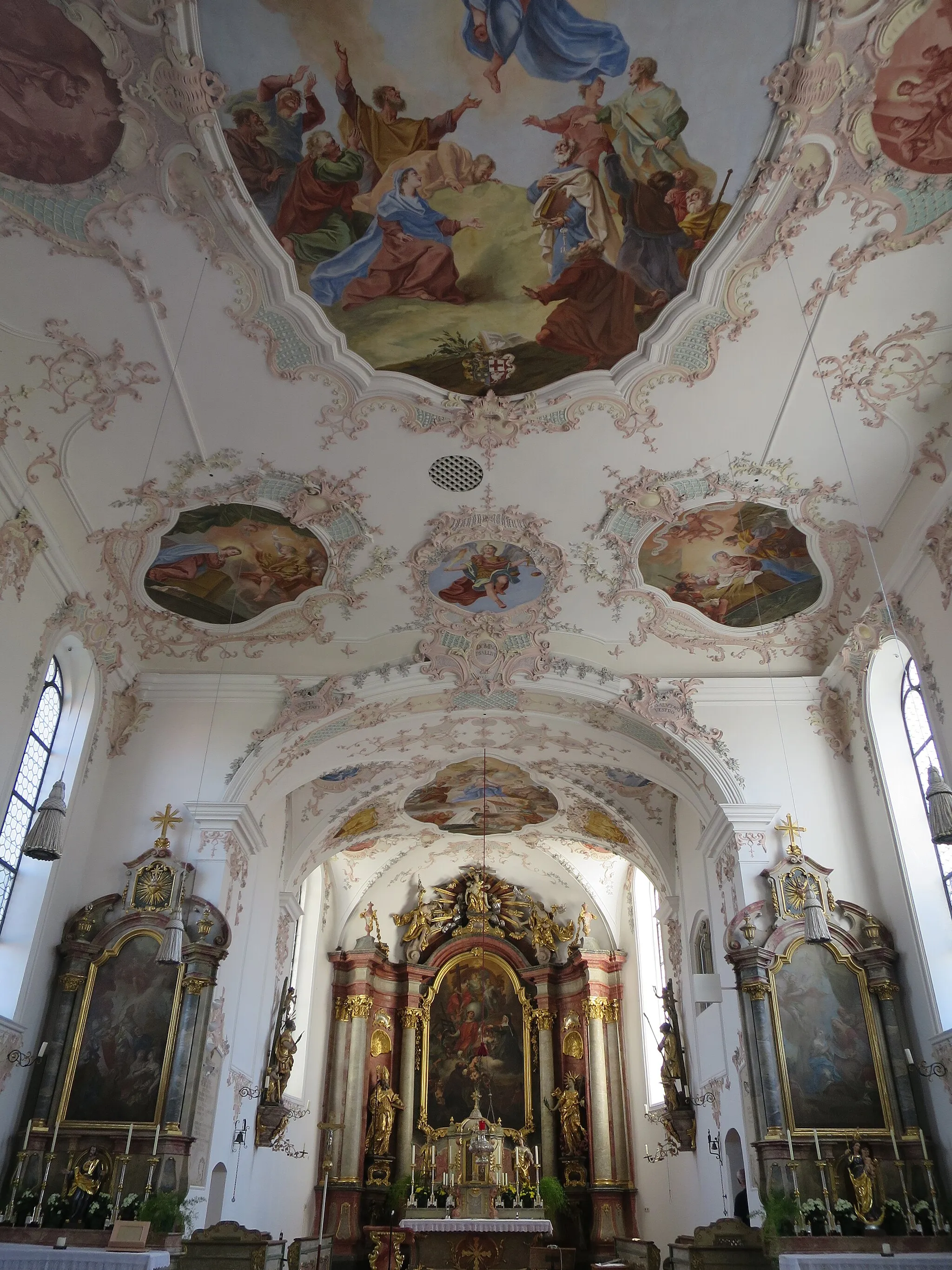 Photo showing: Innenraum der Kath. Pfarrkirche St. Laurentius und Elisabeth in Aulzhausen.