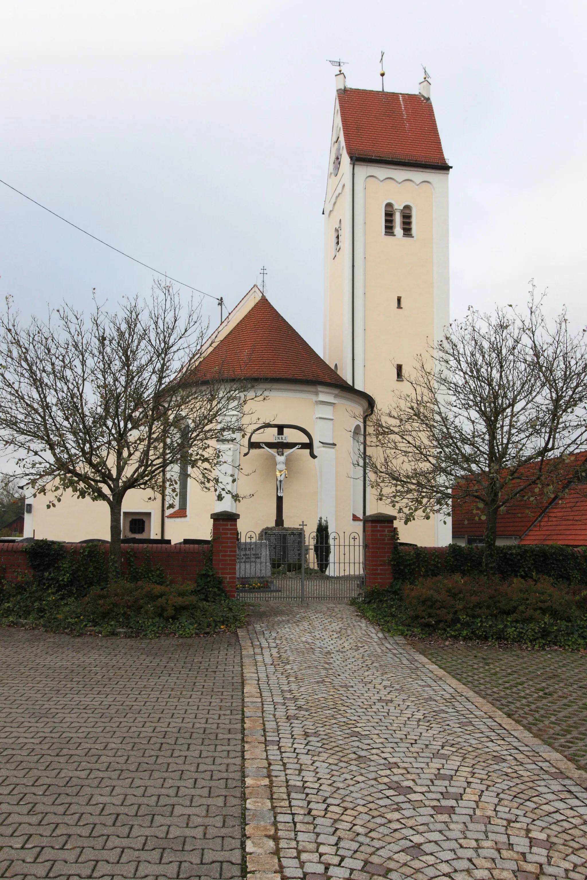 Photo showing: Pfarrkirche Sankt Laurentius in Nattenhausen, Gemeinde Breitenthal; Ansicht von Osten