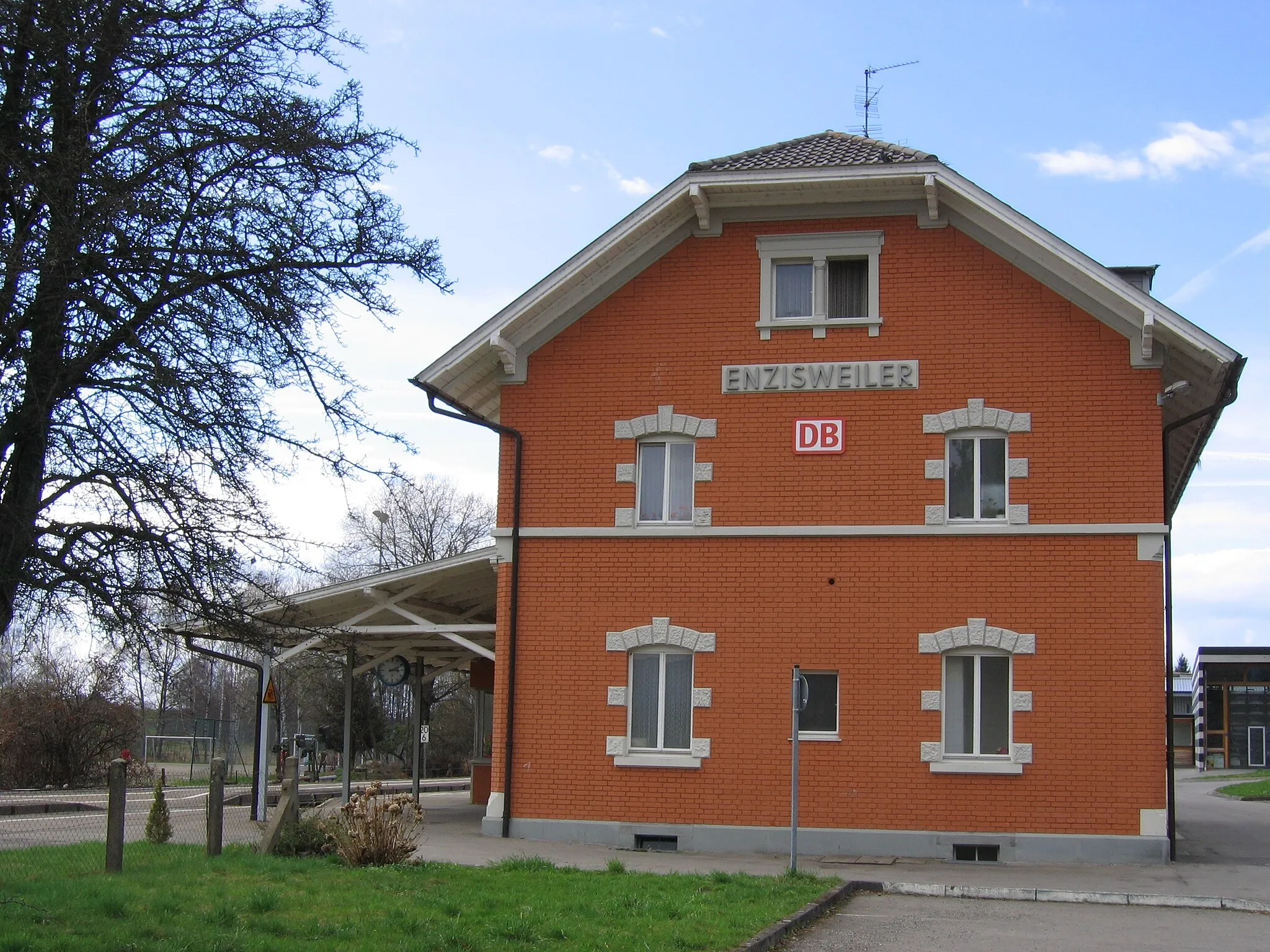 Photo showing: Germany - Bavaria - Lindau (district) - Bodolz - Enzisweiler: station building