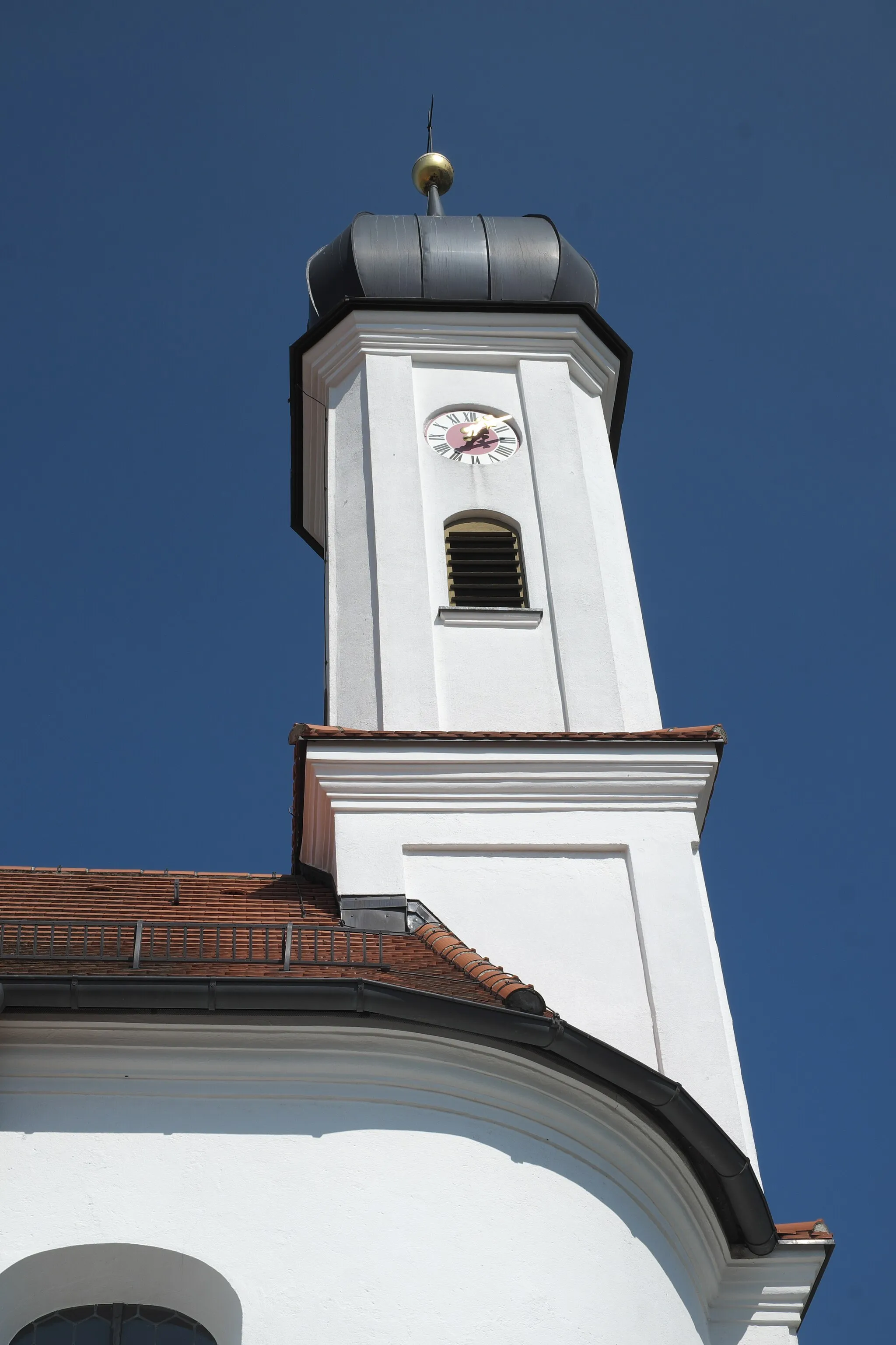 Photo showing: Katholische Pfarrkirche St. Gregor der Große in Zahling (Obergriesbach) im schwäbischen Landkreis Aichach-Friedberg (Bayern/Deutschland), Turm mit Zwiebelhaube