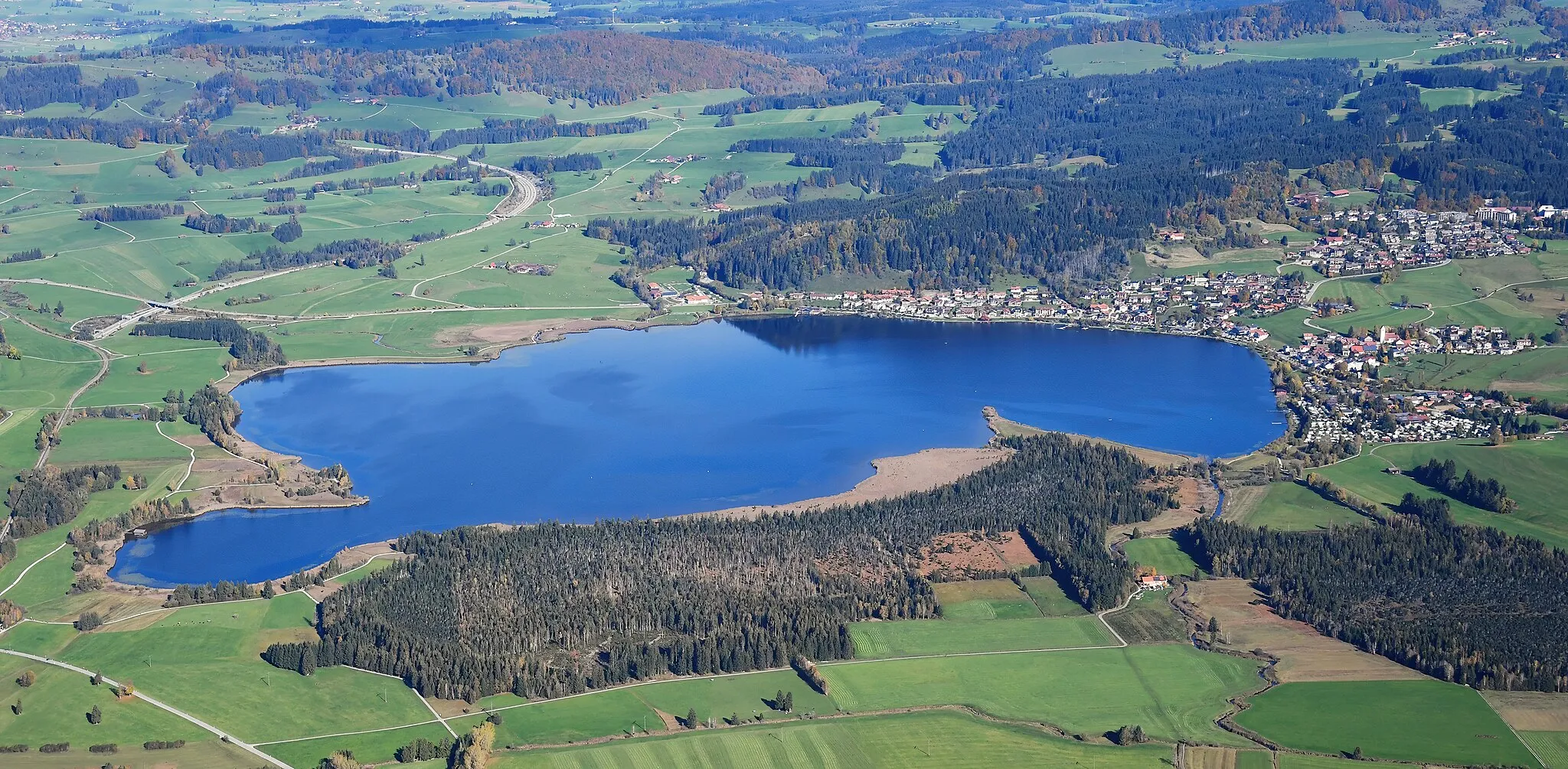 Photo showing: Aerial image of the Hopfensee (view from the south)