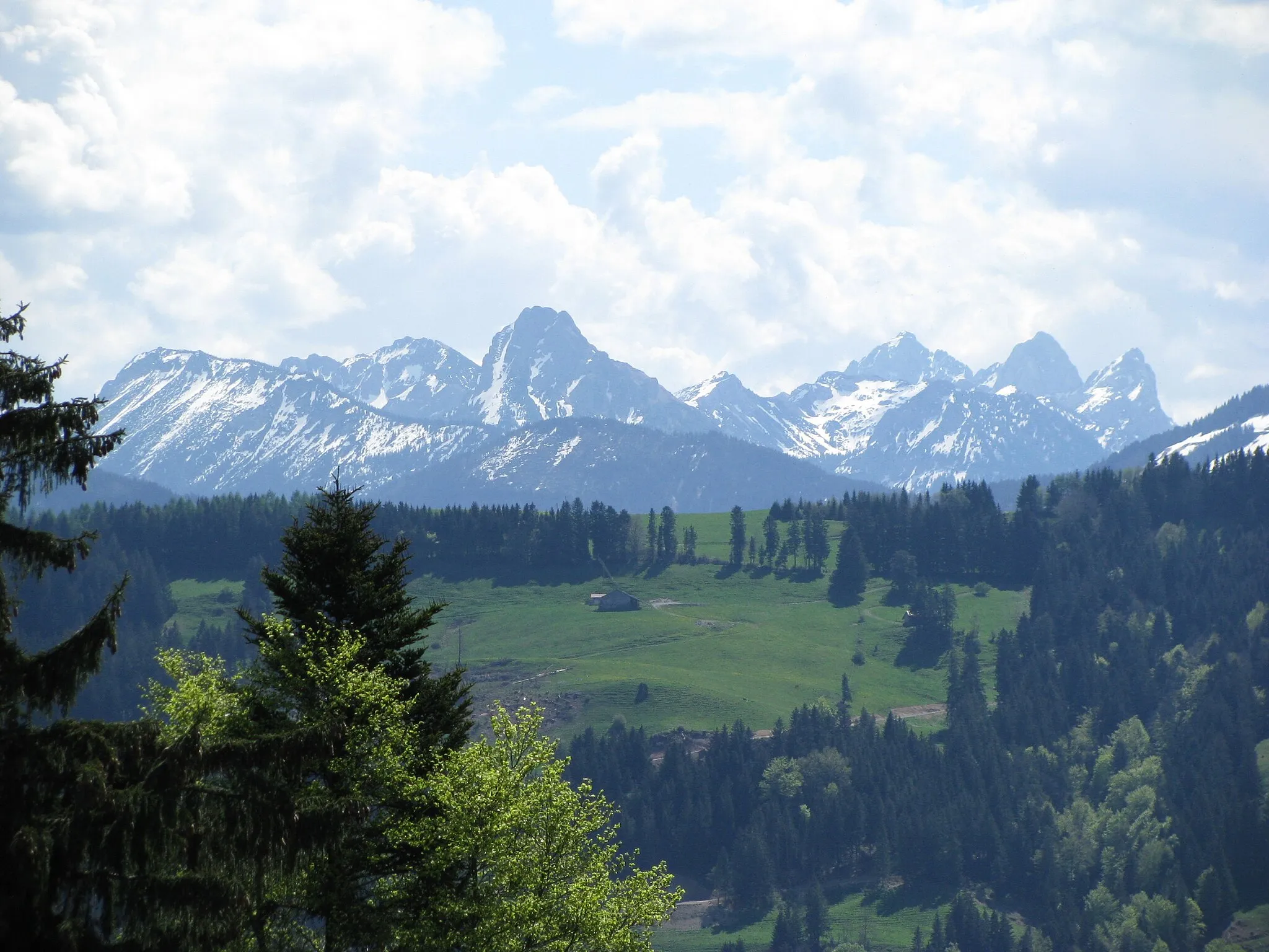 Photo showing: Allgäuer Alpen von der Ruine der Burg Rettenberg am Rottachberg aus gesehen