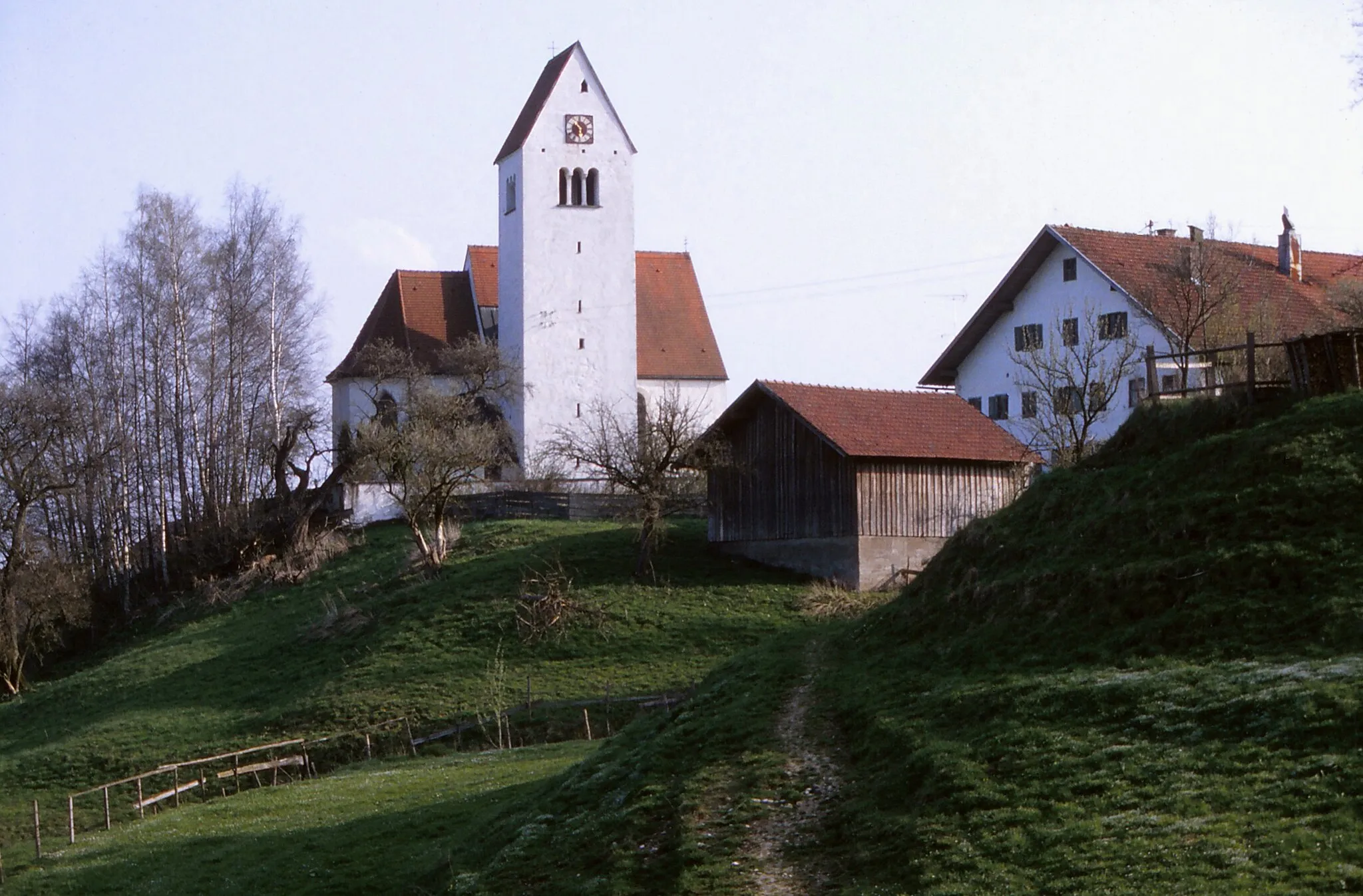 Photo showing: Filialkirche St. Andreas in Hattenhofen (Stadt Marktoberdorf), spätgotisch mit Umbauten