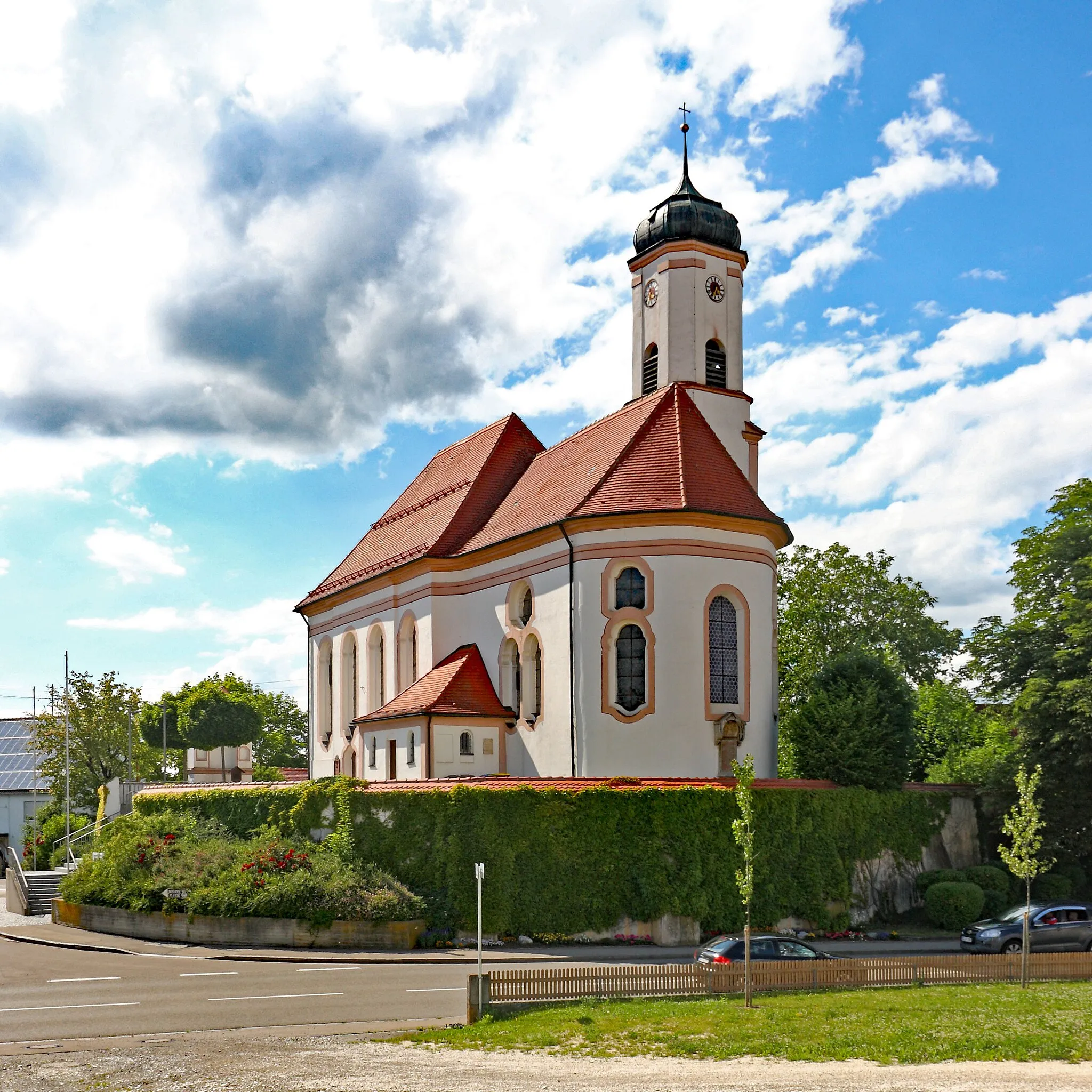 Photo showing: 1750/51 unter Verwendung wesentlicher Abschnitte der spätgotischen Vorgängerkirche von Joseph Dossenberger d.J. erbaut; Ansicht von Südsten