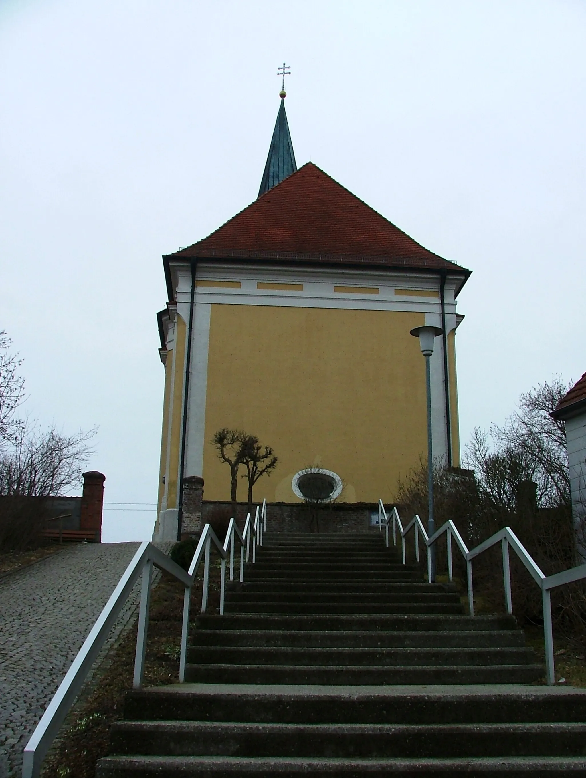 Photo showing: Kirchentreppe