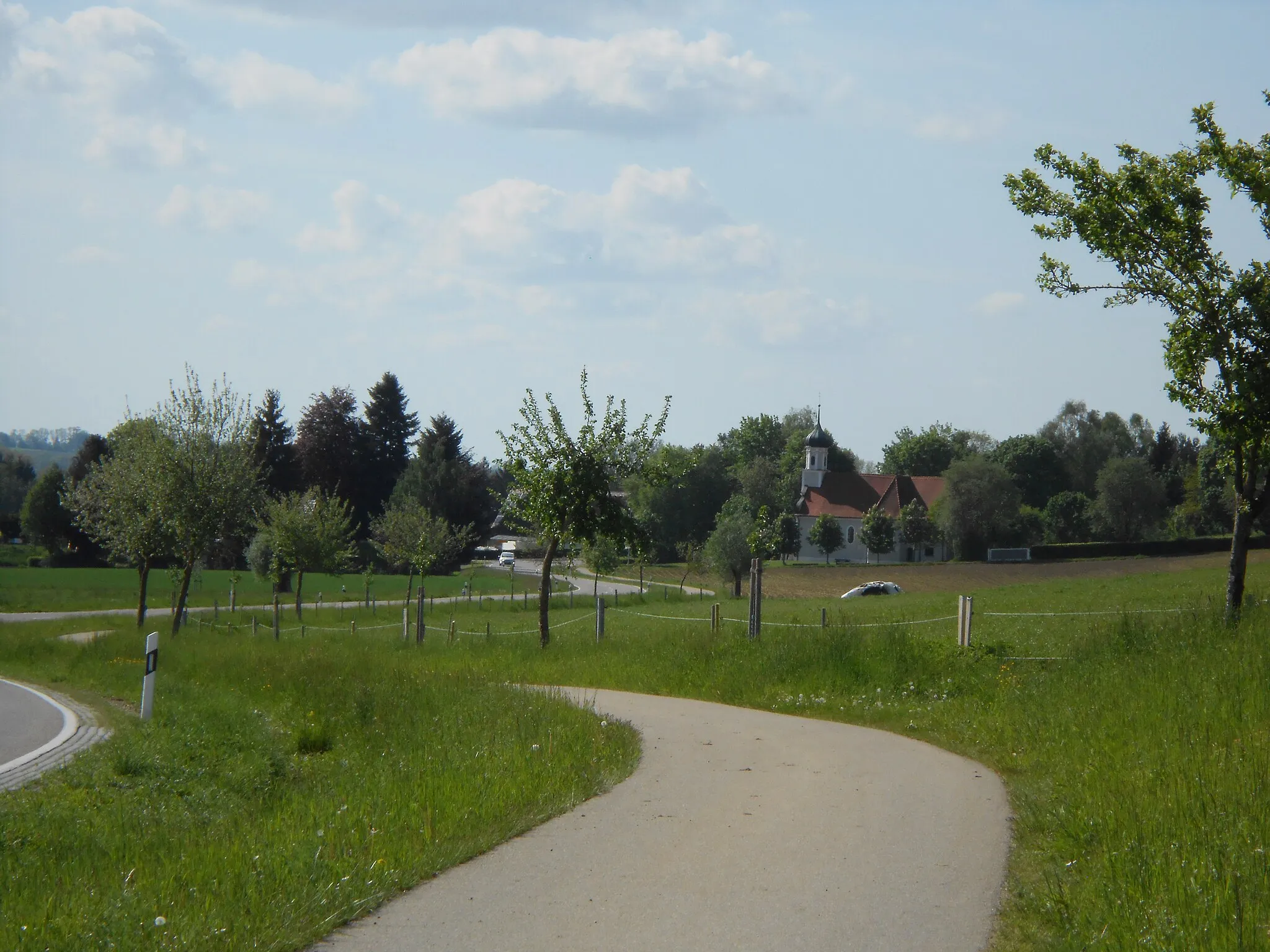 Photo showing: Die Heilig Kreuz (Mindelaltheim) von Mehrenstetten aus betrachtet.