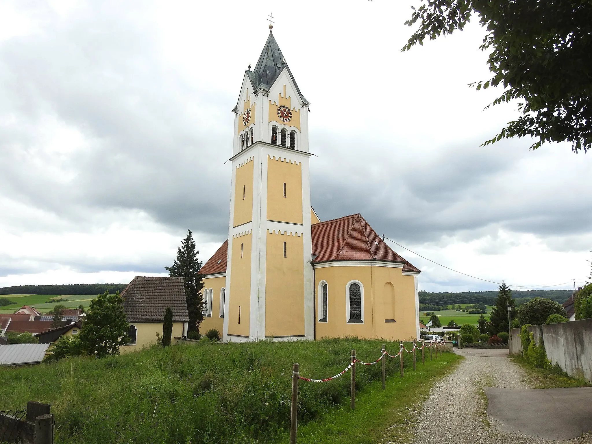 Photo showing: Kirche St. Johannes Baptist in Oberfinningen