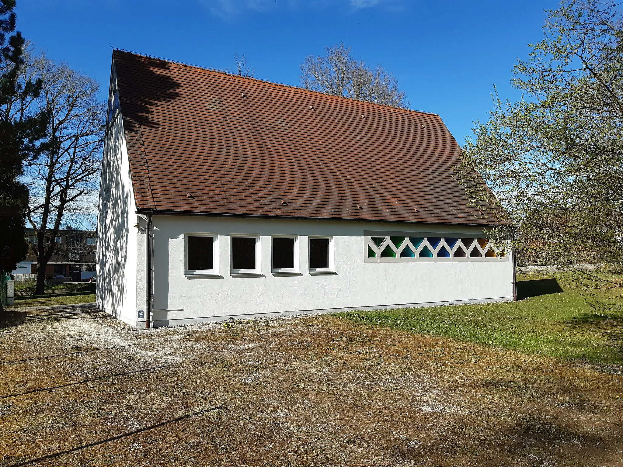 Photo showing: Christus-Guter-Hirte-Kirche Straß