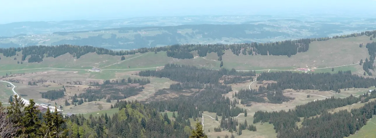 Photo showing: Plateau between the Nagelfluhkettes at Steibis