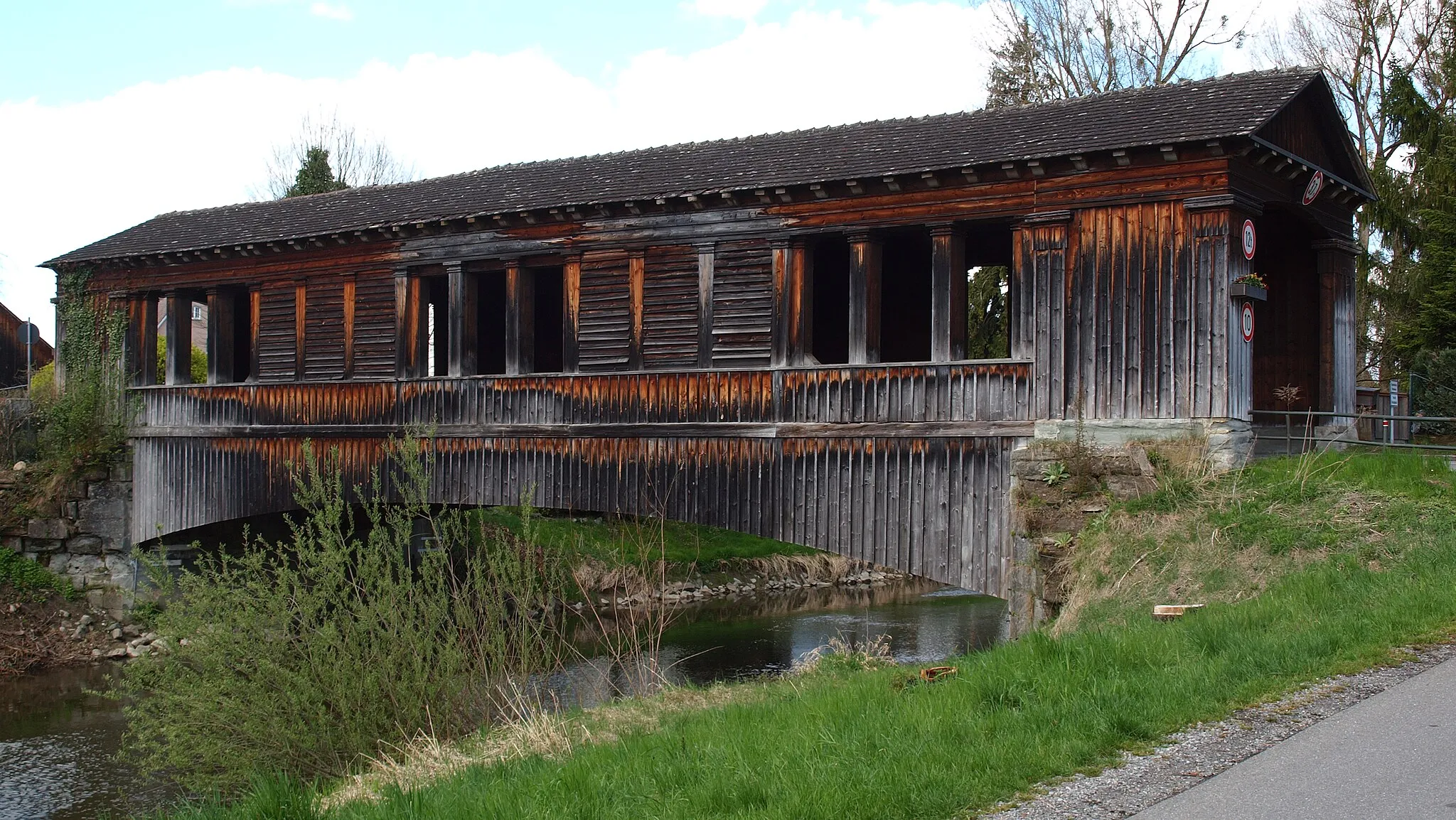Photo showing: Eriskirch, historische Holzbrücke