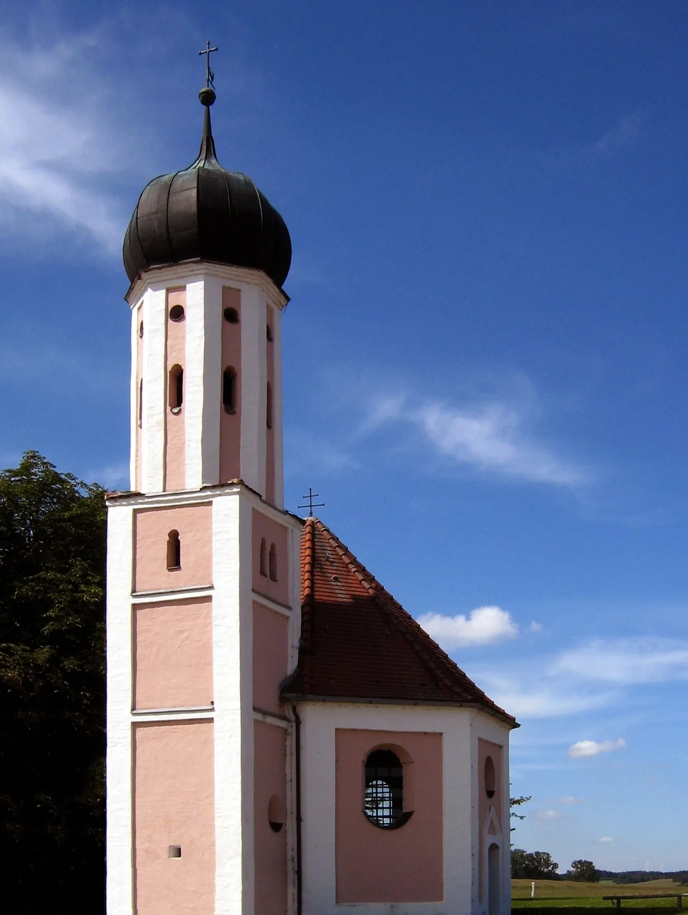 Photo showing: St. Salvator Chapel, near Adelzhausen, Germany