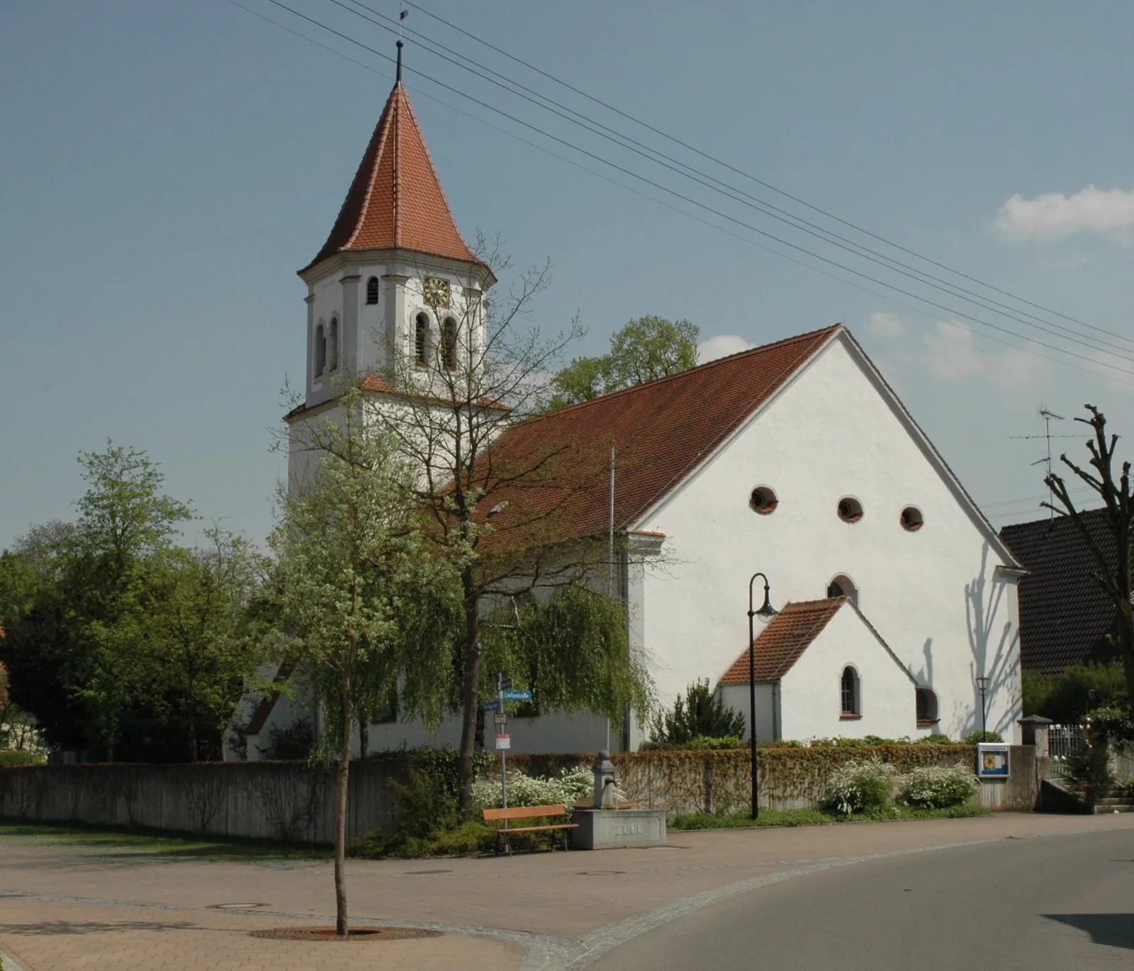 Photo showing: Kirche St. Nikolaus in Bächingen an der Brenz. Fotografie, aufgenommen von Johannes Bae., 2006.
