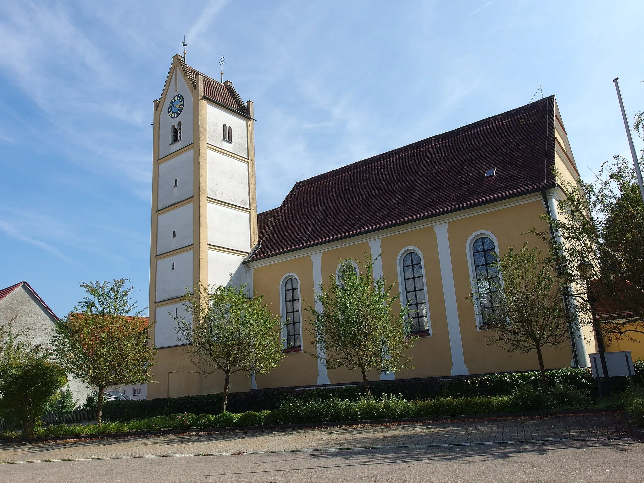 Photo showing: Genderkingen, Kirchplatz 1 Kath.Pfarrkirche St. Peter und Paul; von Nord