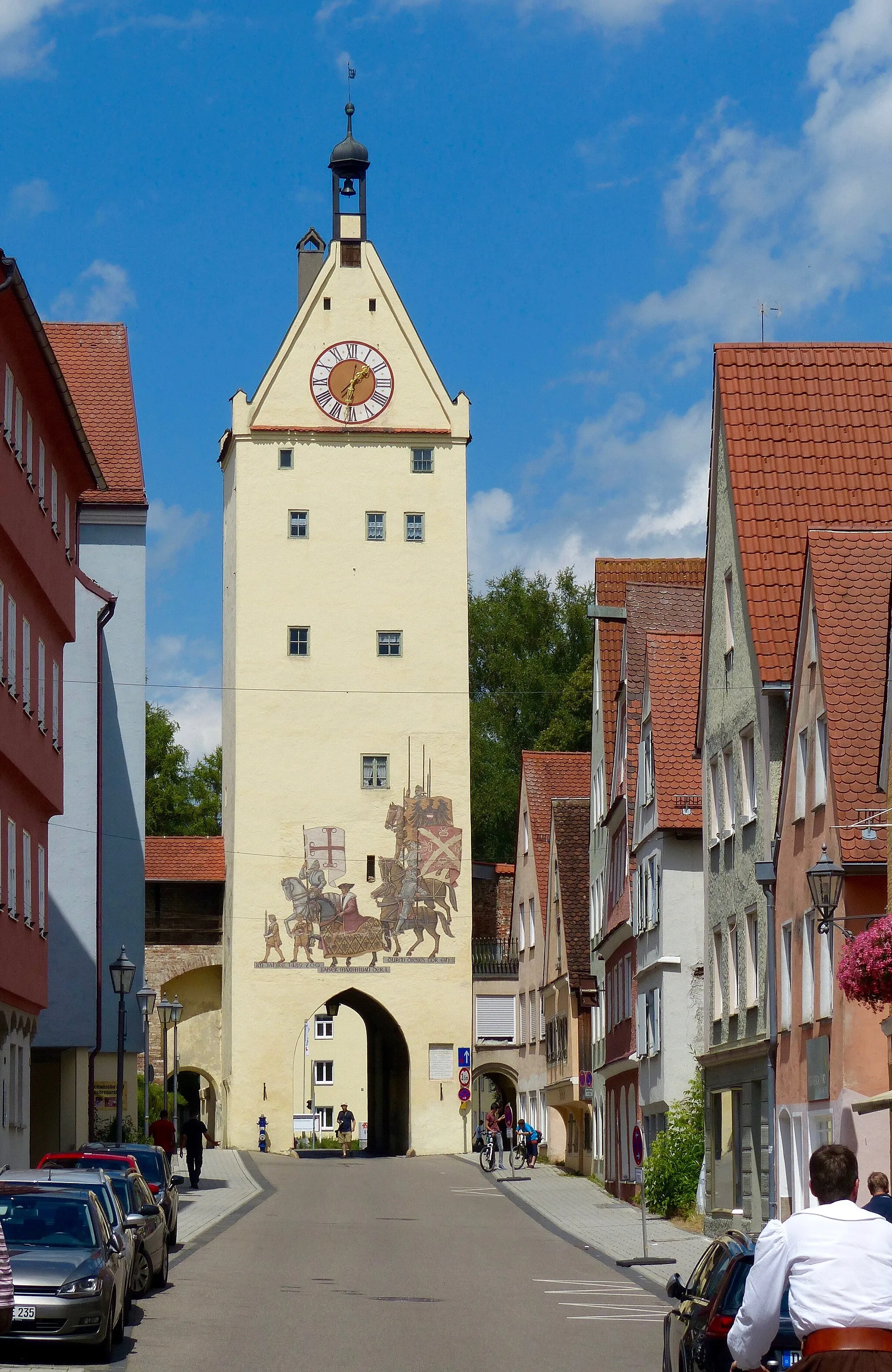 Photo showing: Memmingen: Ulmer Tor während der Wallensteinfestspiele