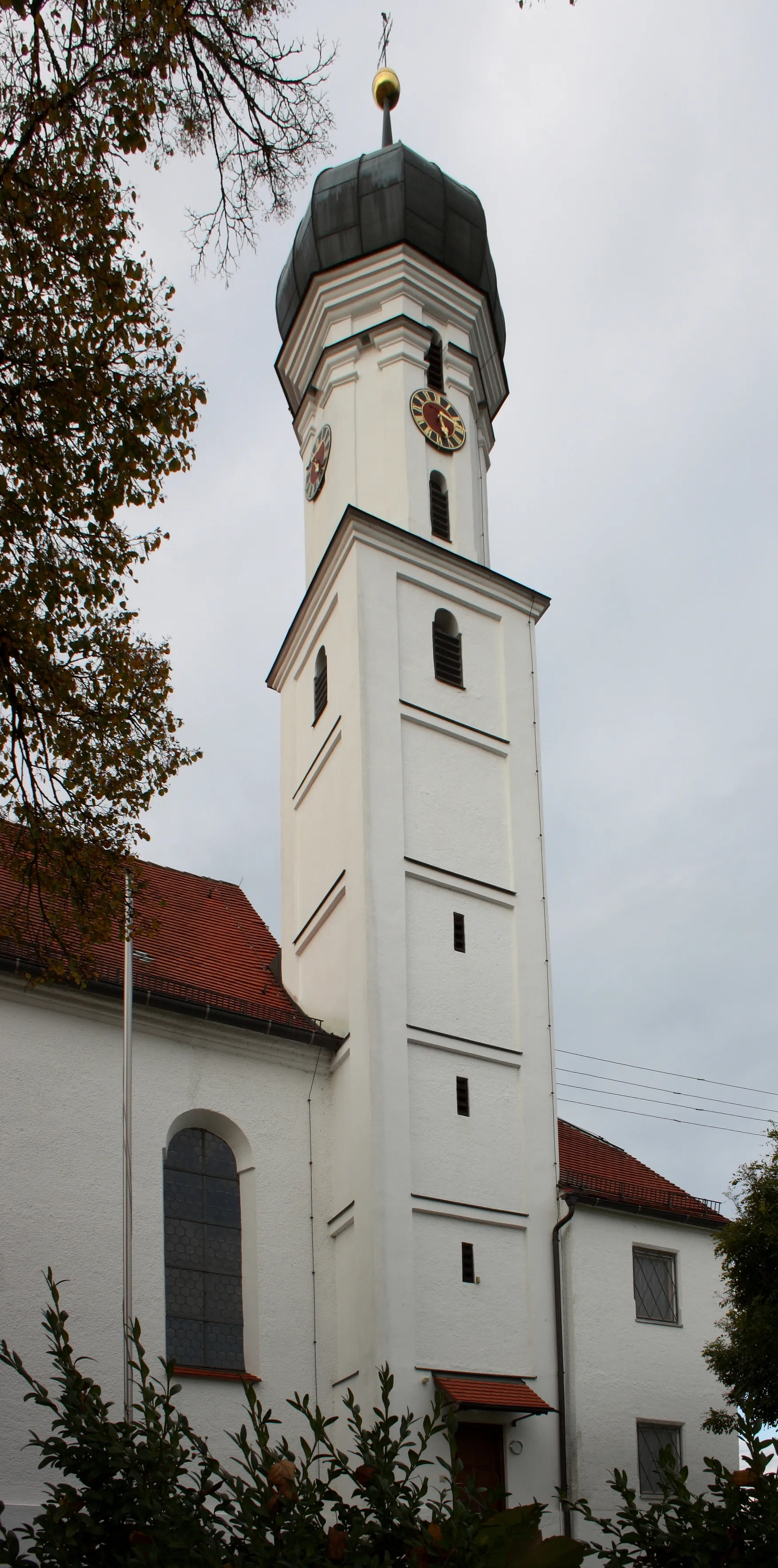 Photo showing: Katholische Pfarrkirche St. Leonhard in Reutern, einem Ortsteil von Welden im Landkreis Augsburg (Bayern), 1724 von Johann Off, vielleicht nach Plänen von Balthasar Suiter, errichtet