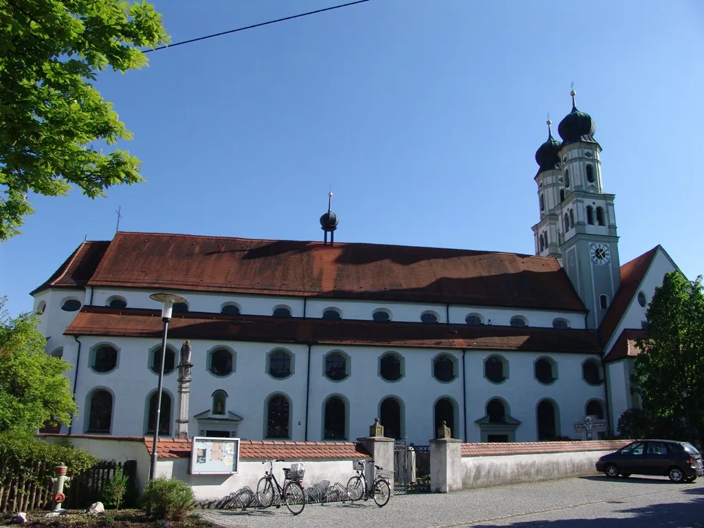 Photo showing: Die ehemalige Klosterkirche und heutige Pfarrkirche "Mariä Himmelfahrt" in Niederschönenfeld