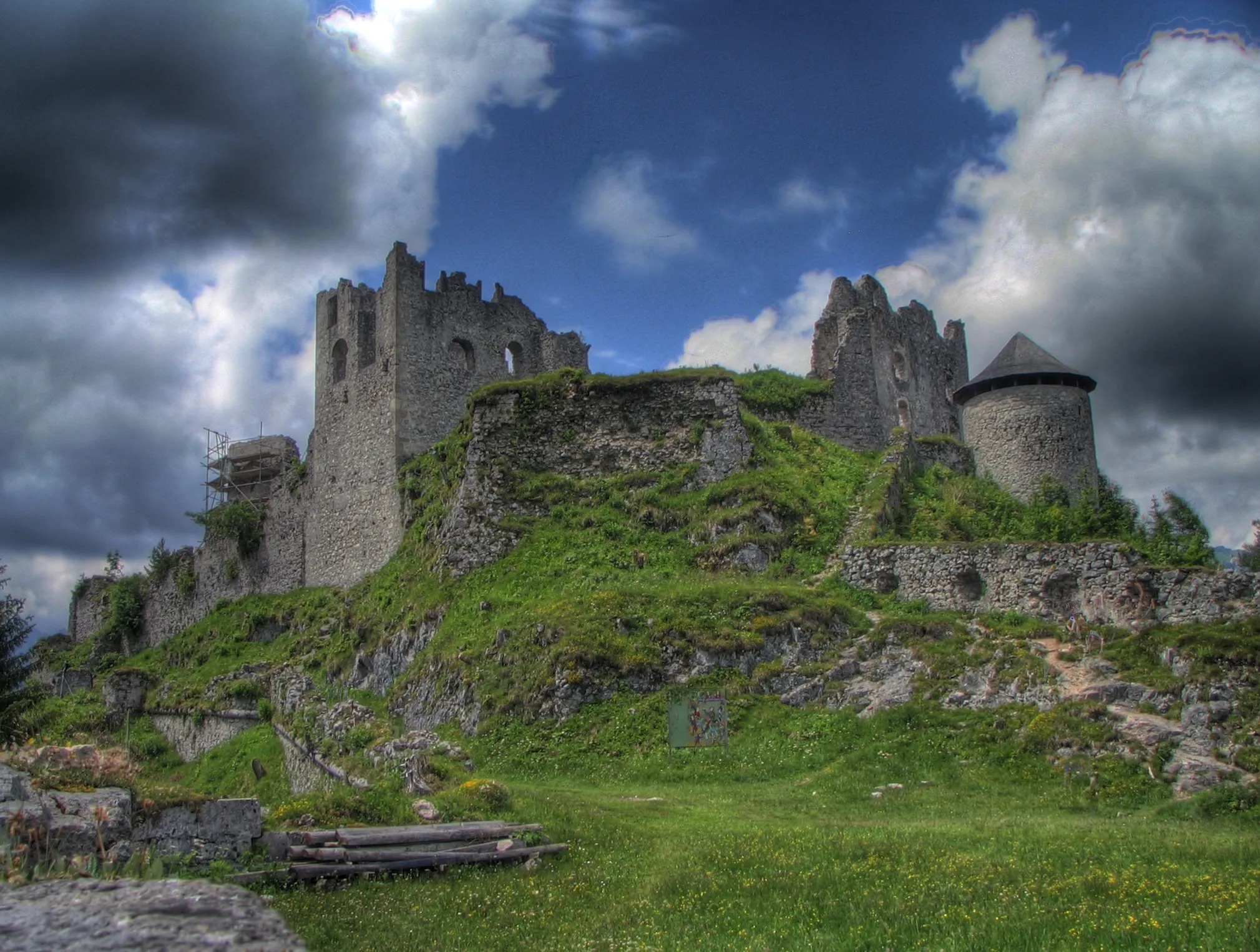 Photo showing: HDR-Image Castle Ehrenberg near Reutte in Tyrol, Austria