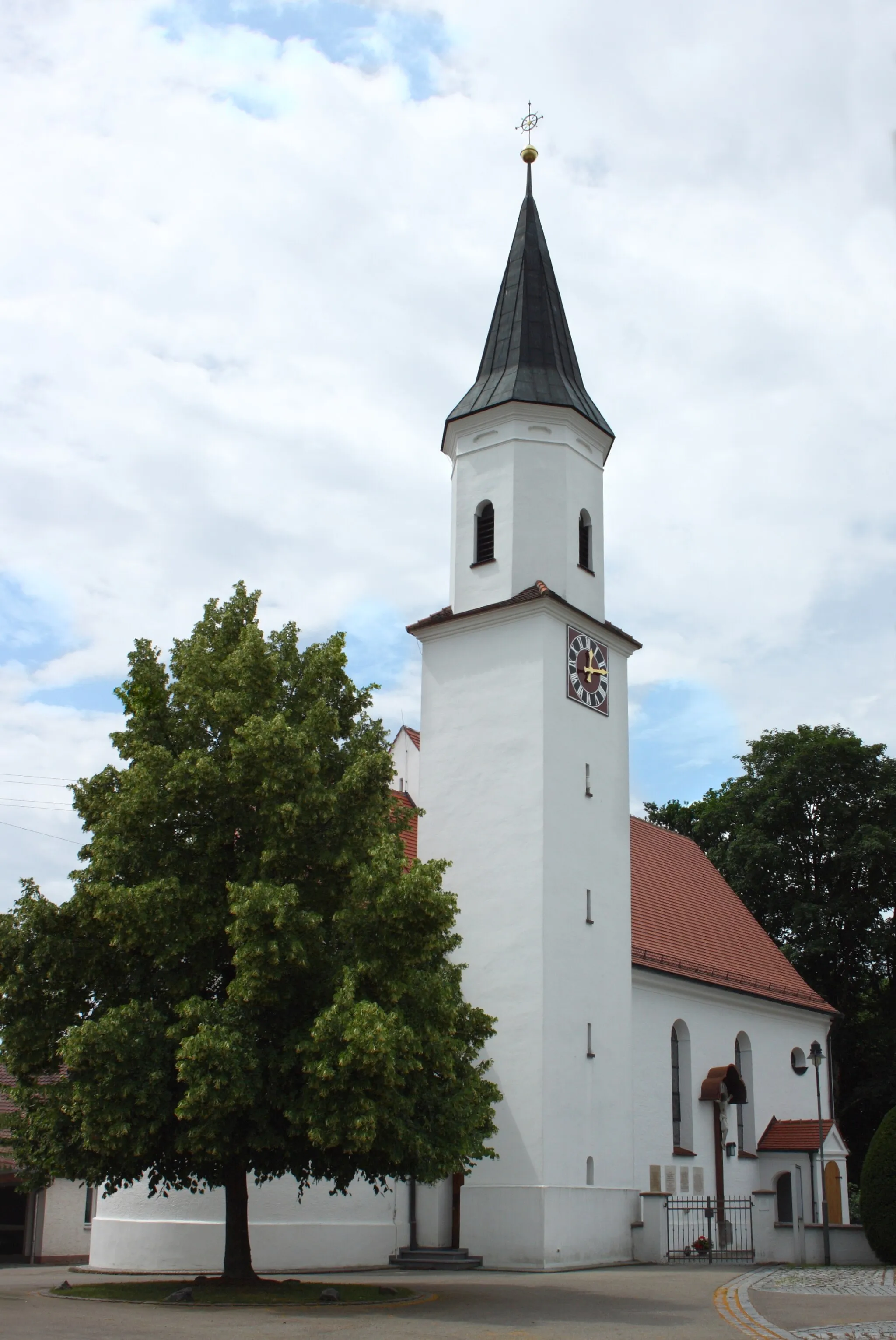 Photo showing: Katholische Pfarrkirche Hl. Kreuz in Landensberg