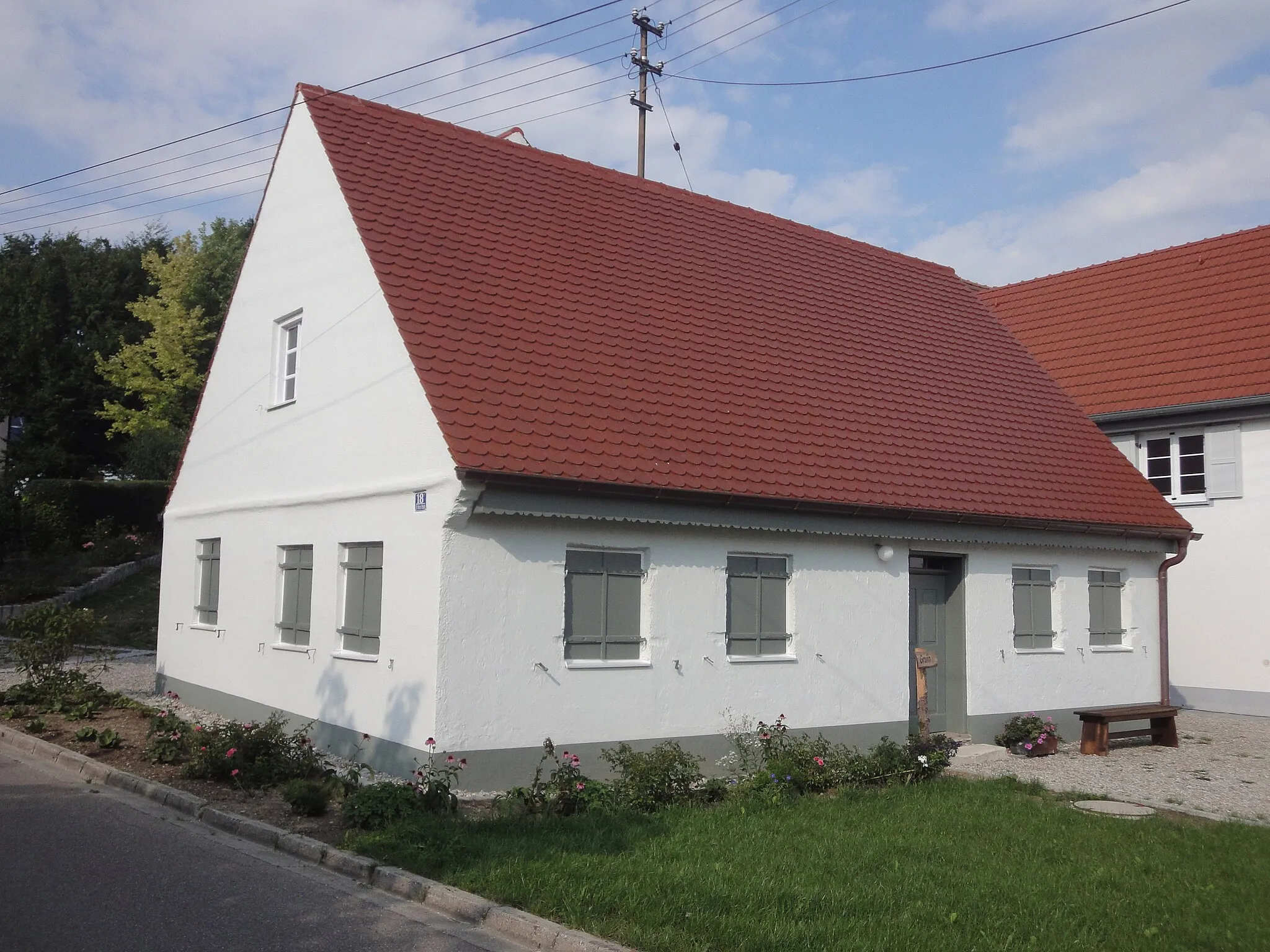 Photo showing: Bauernhaus erdgeschossiger Satteldachbau, wohl Ende 18. Jahrhundert, Todtenweis