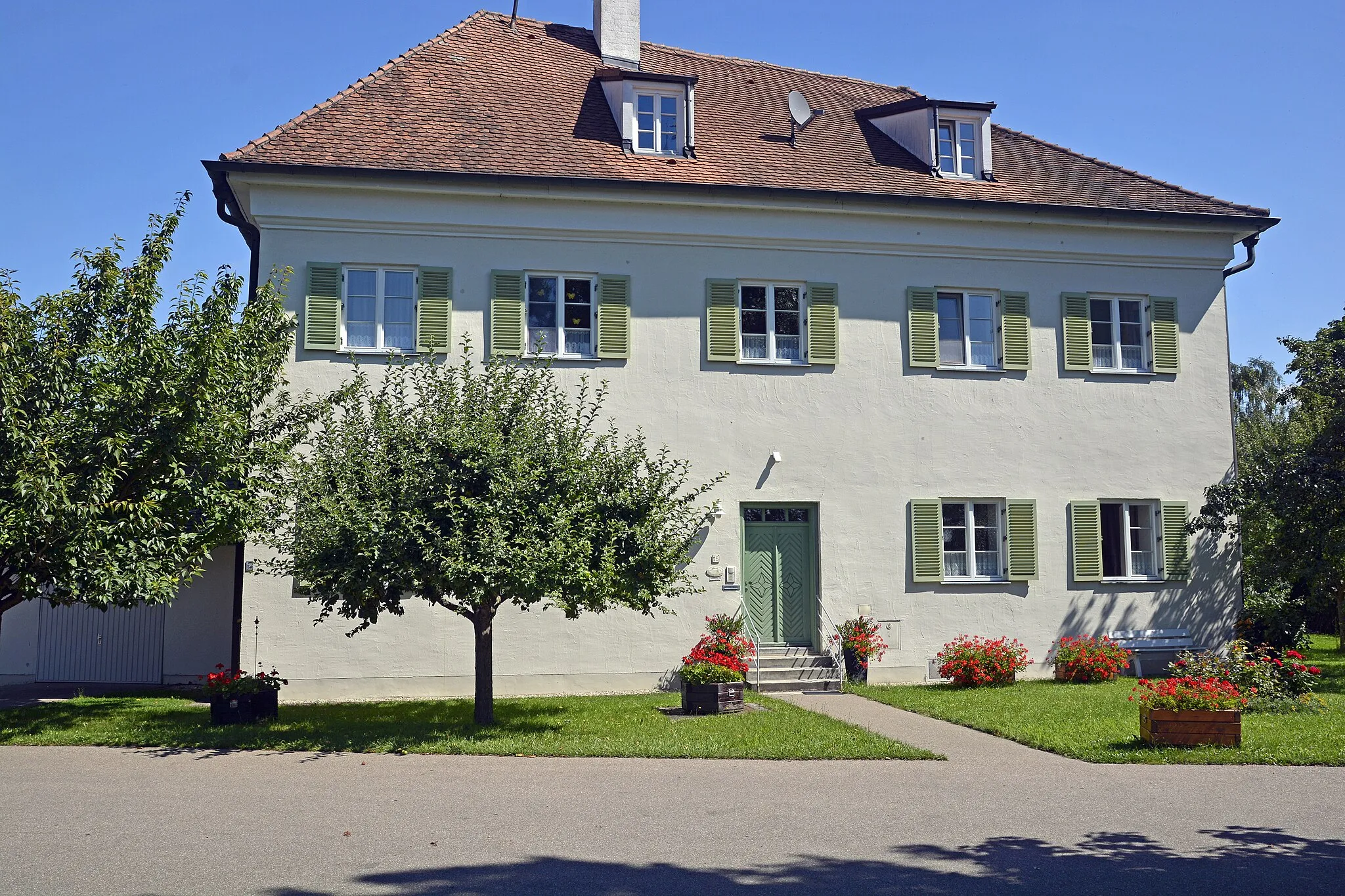 Photo showing: Klosterladen Weichs