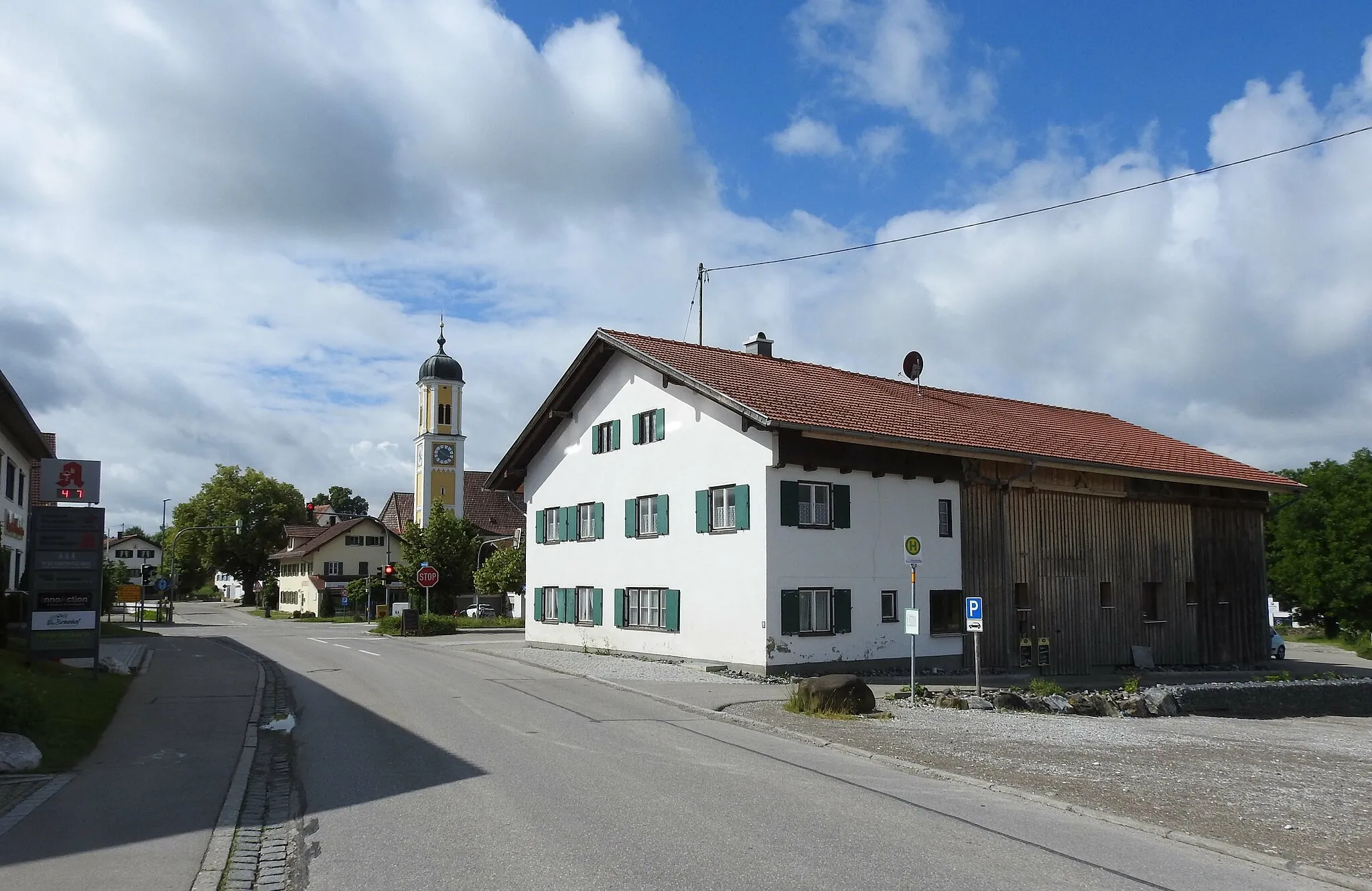 Photo showing: Bahnhofstr. 1 in Mauerstetten