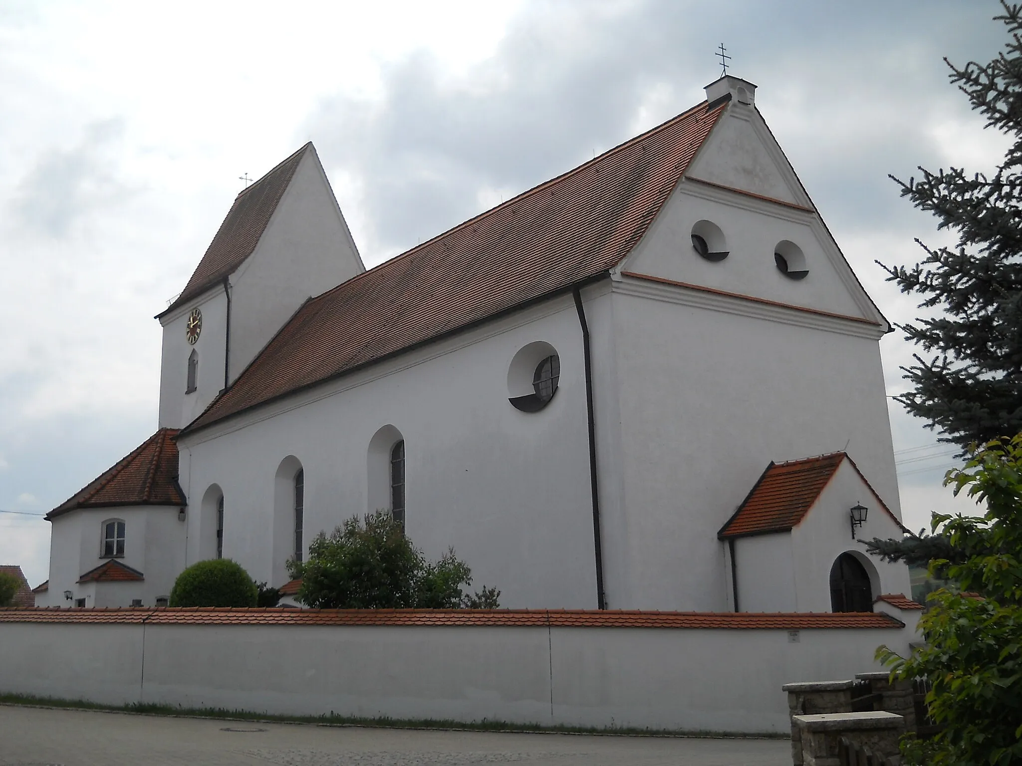 Photo showing: Daiting, Landkreis Donau-Ries, Bistum Augsburg, Pfarrkirche St. Martin, aus nordwestlicher Sicht