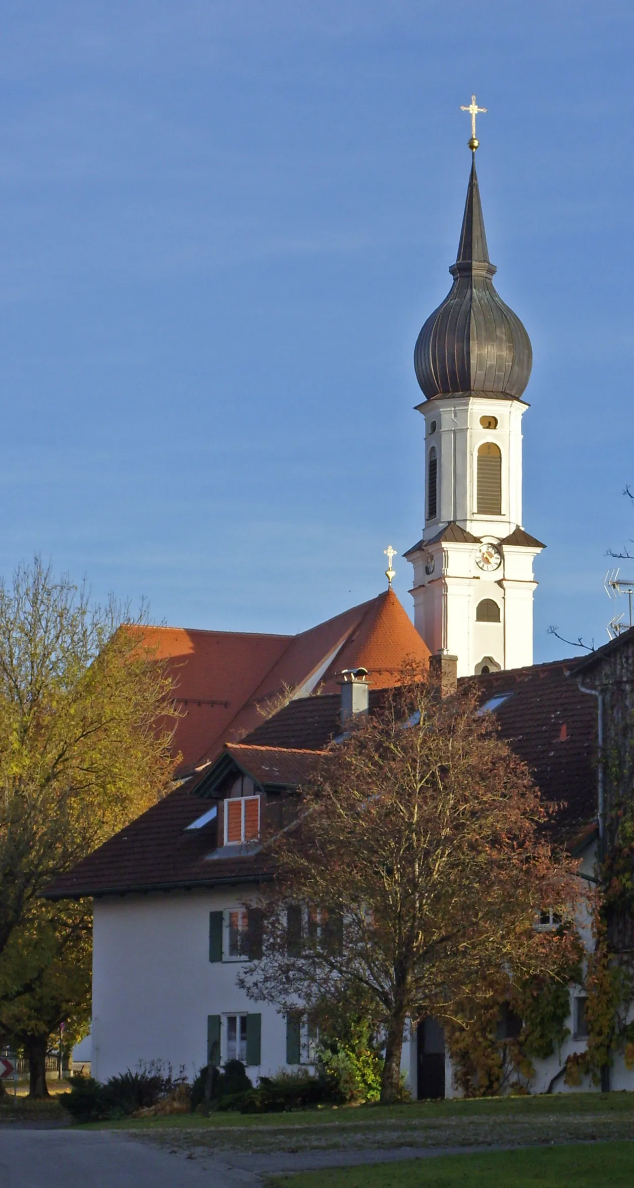 Photo showing: Wallfahrtskirche Vilgertshofen von Westen